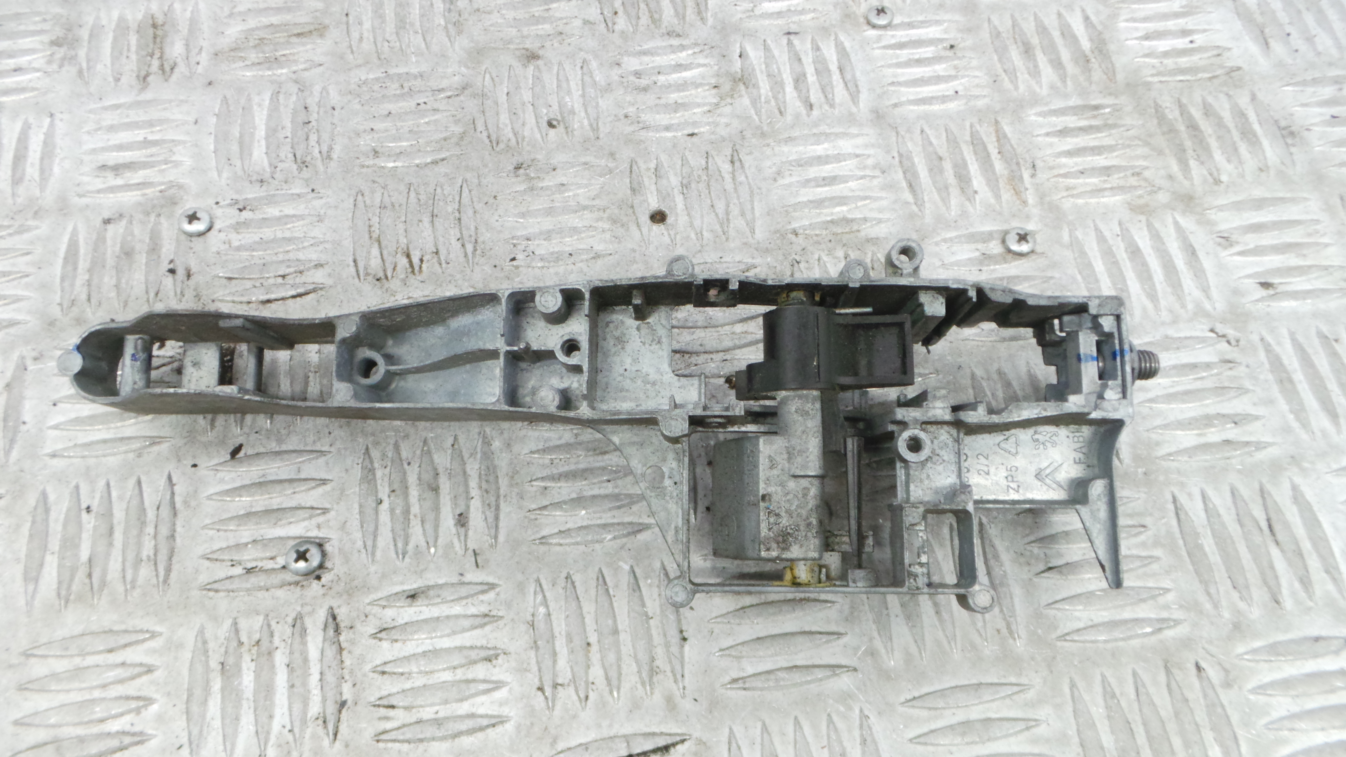 Puxador Exterior Trás esquerdo 9680656680 - PEUGEOT 207 (WA_, WC_), 207/207+ (WA_, WC_)-36647458