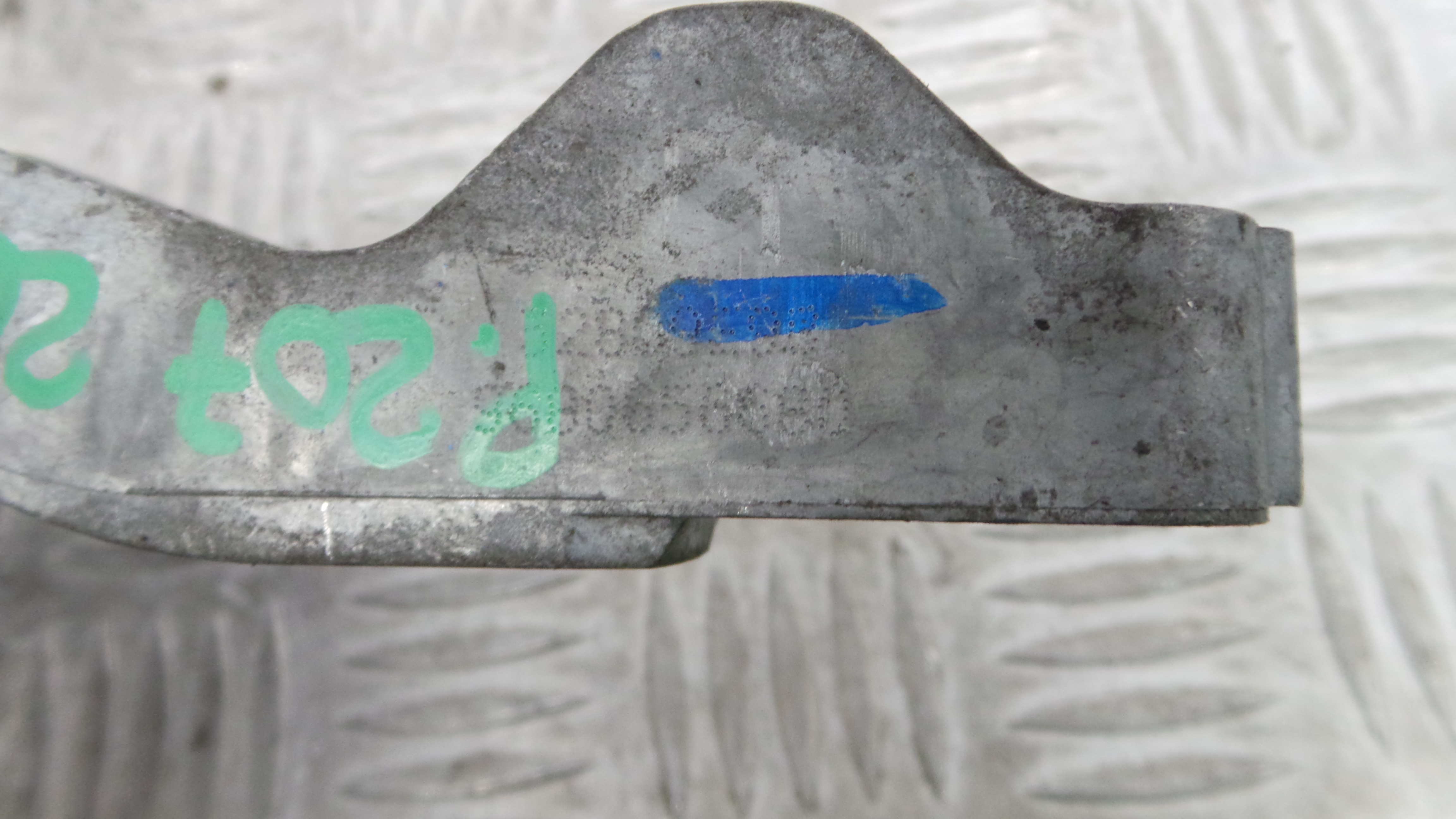 Puxador Exterior Trás esquerdo 9680656680 - PEUGEOT 207 (WA_, WC_), 207/207+ (WA_, WC_)-36647458