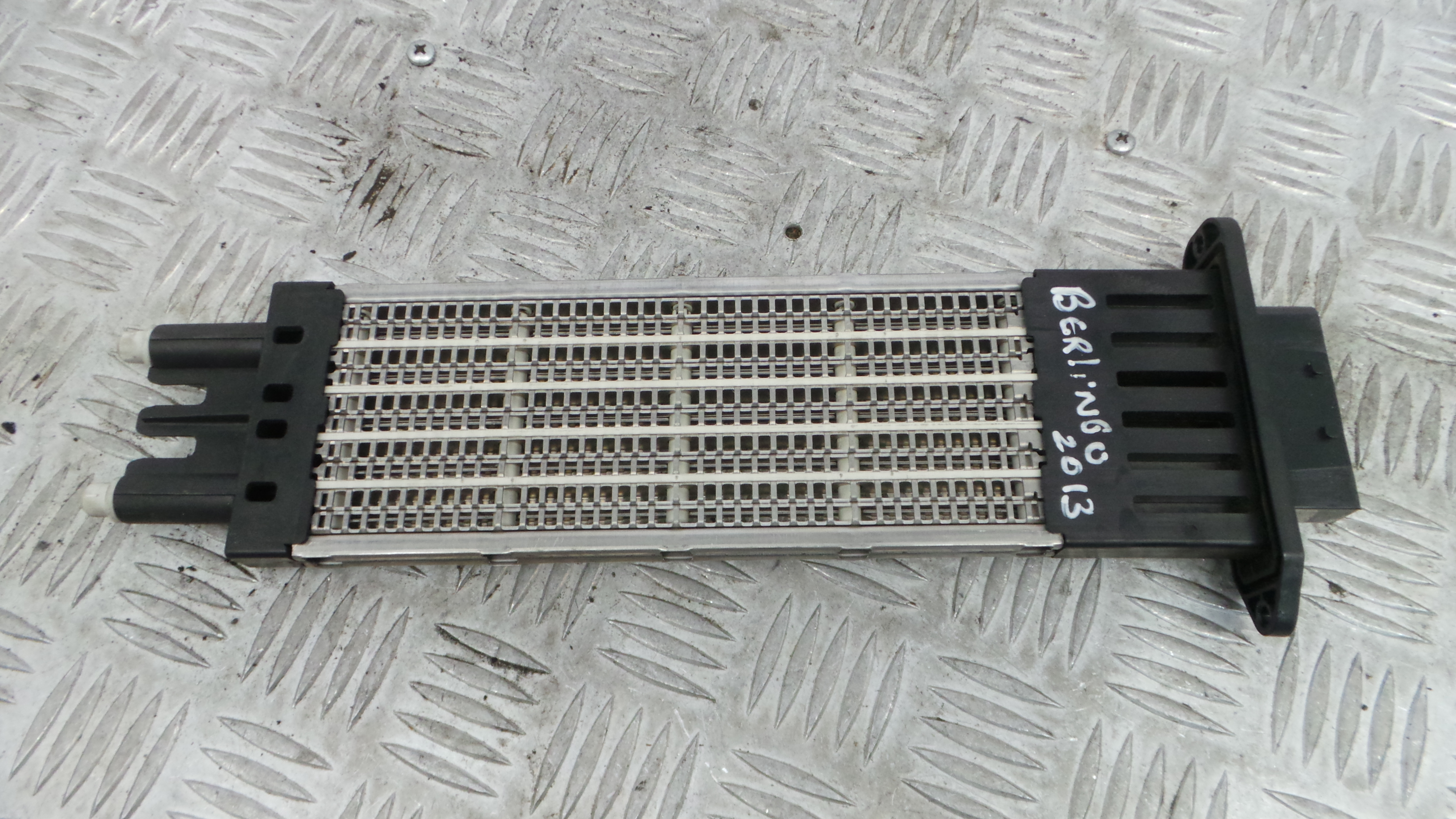 Radiador da Chaufagem / Sofagem A52103100 - CITROËN BERLINGO Caixa/monovolume (B9)-36652433 Radiador da Chaufagem / Sofagem A52103100 - CITROËN BERLINGO Caixa/monovolume (B9)-36652433