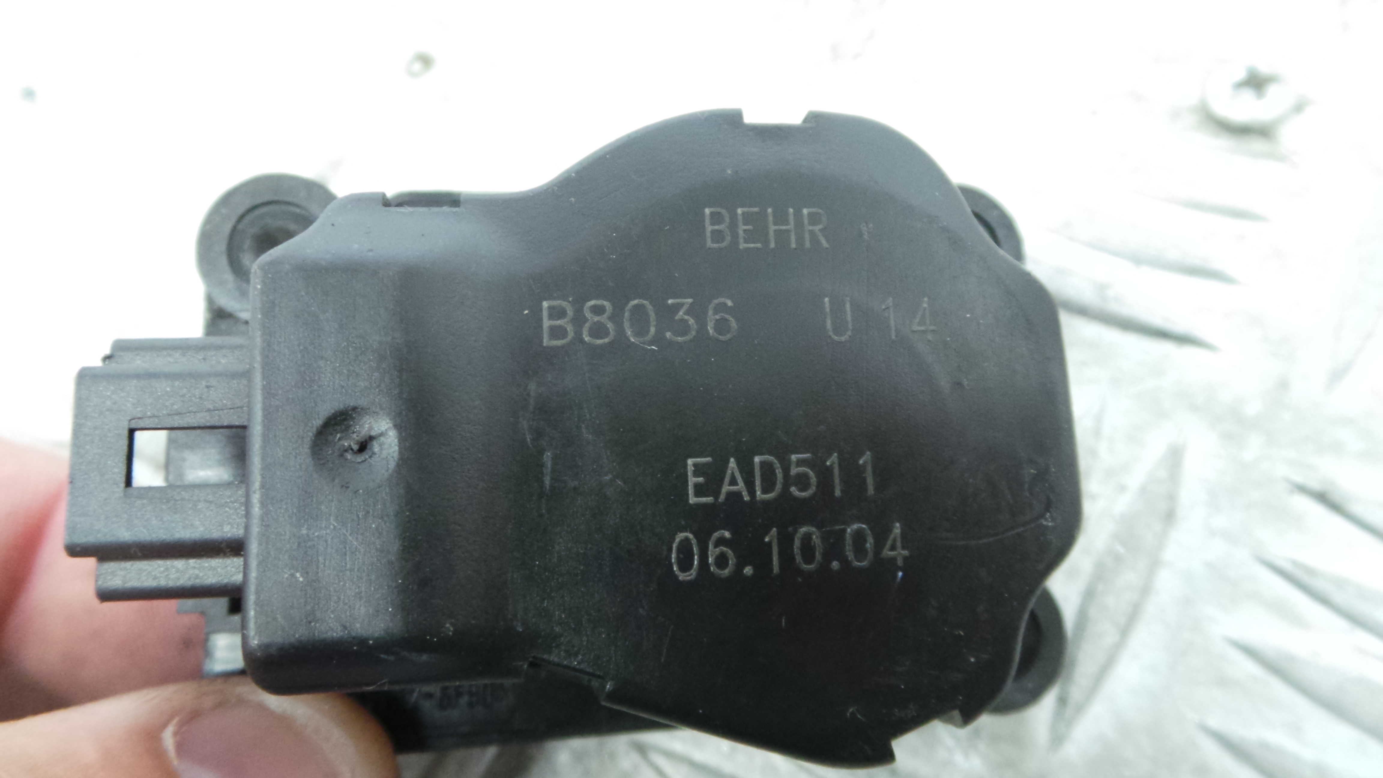 Atuador do Circuito de Ar  EAD511 - CITROËN C4 I (LC_)-36653699