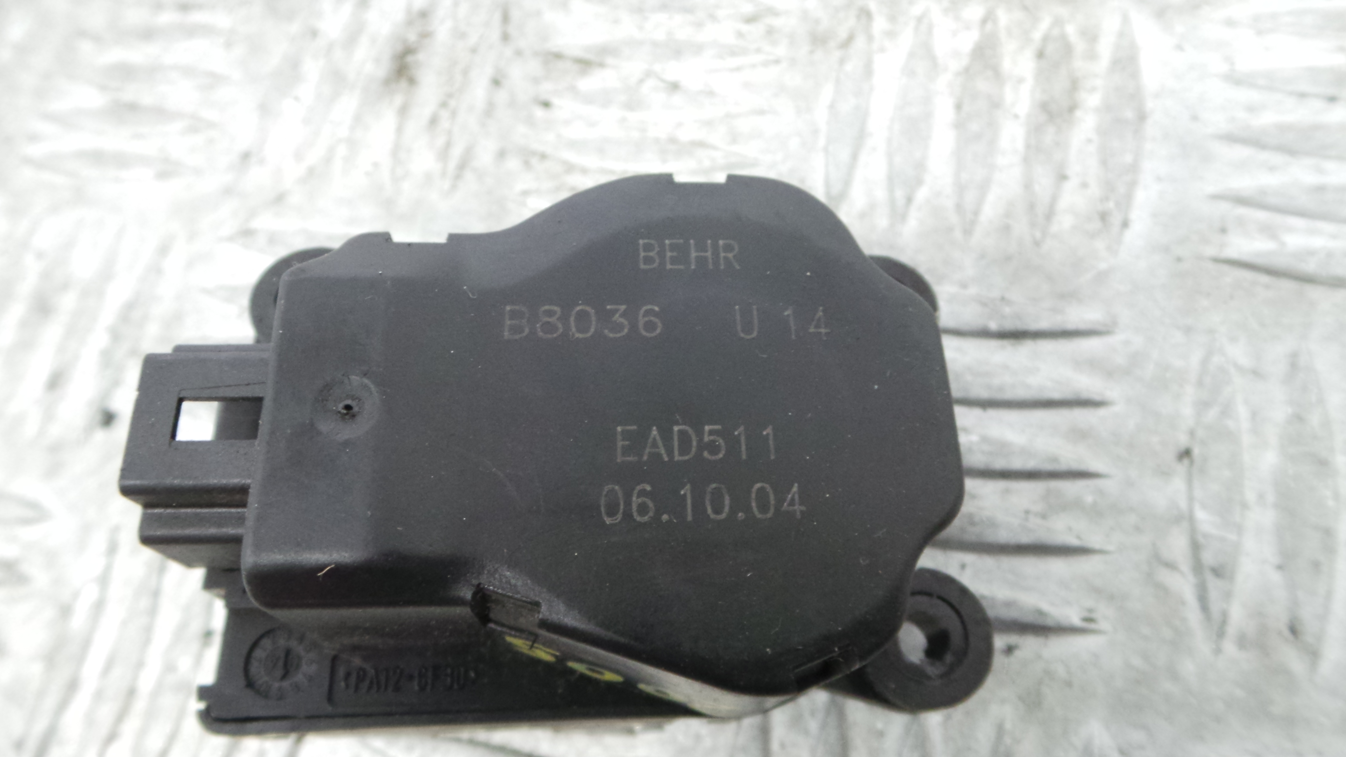 Atuador do Circuito de Ar  EAD511 - CITROËN C4 I (LC_)-36653780