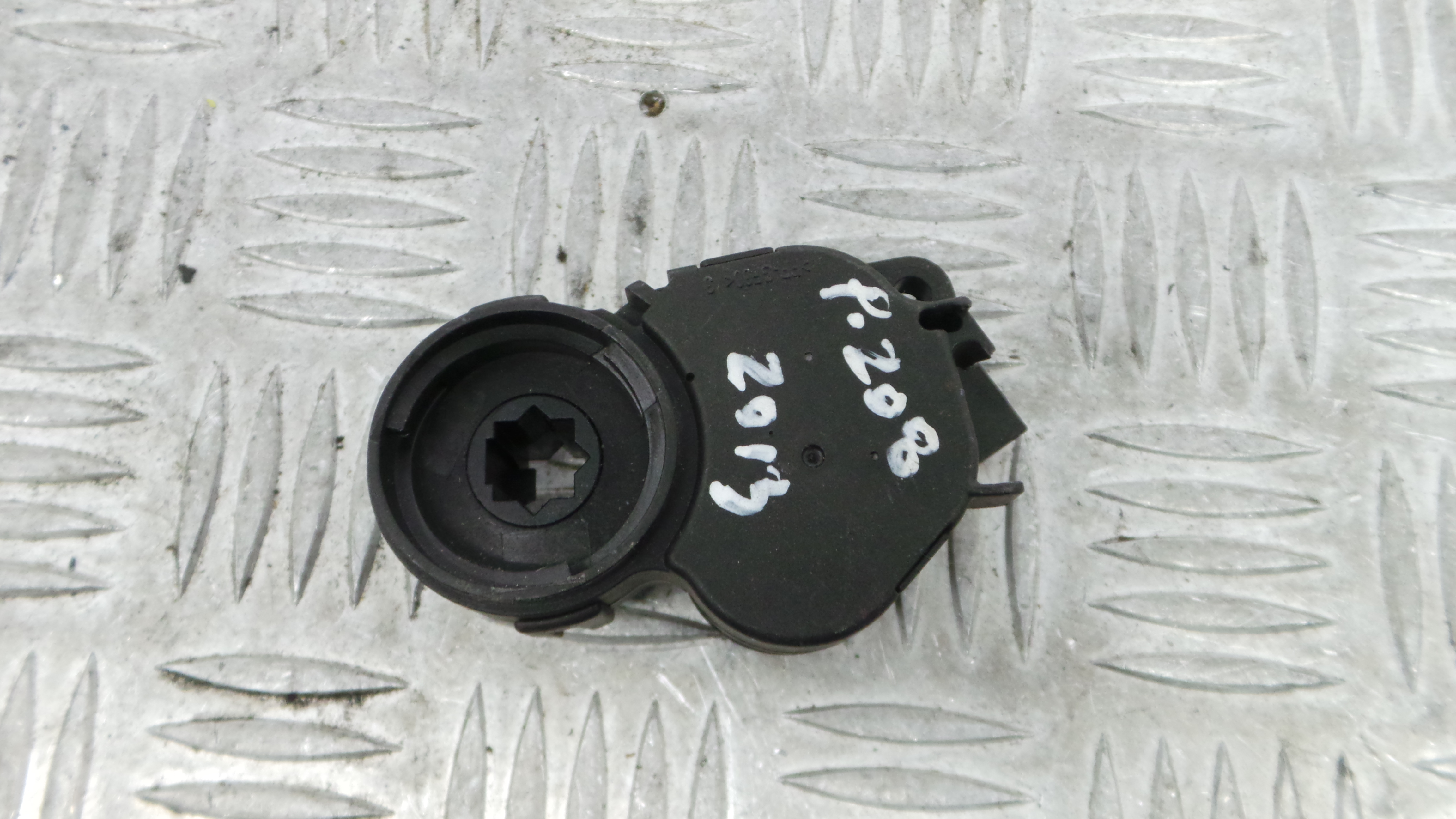 Atuador do Circuito de Ar  T1009914P - PEUGEOT 208 I (CA_, CC_)-36653812
