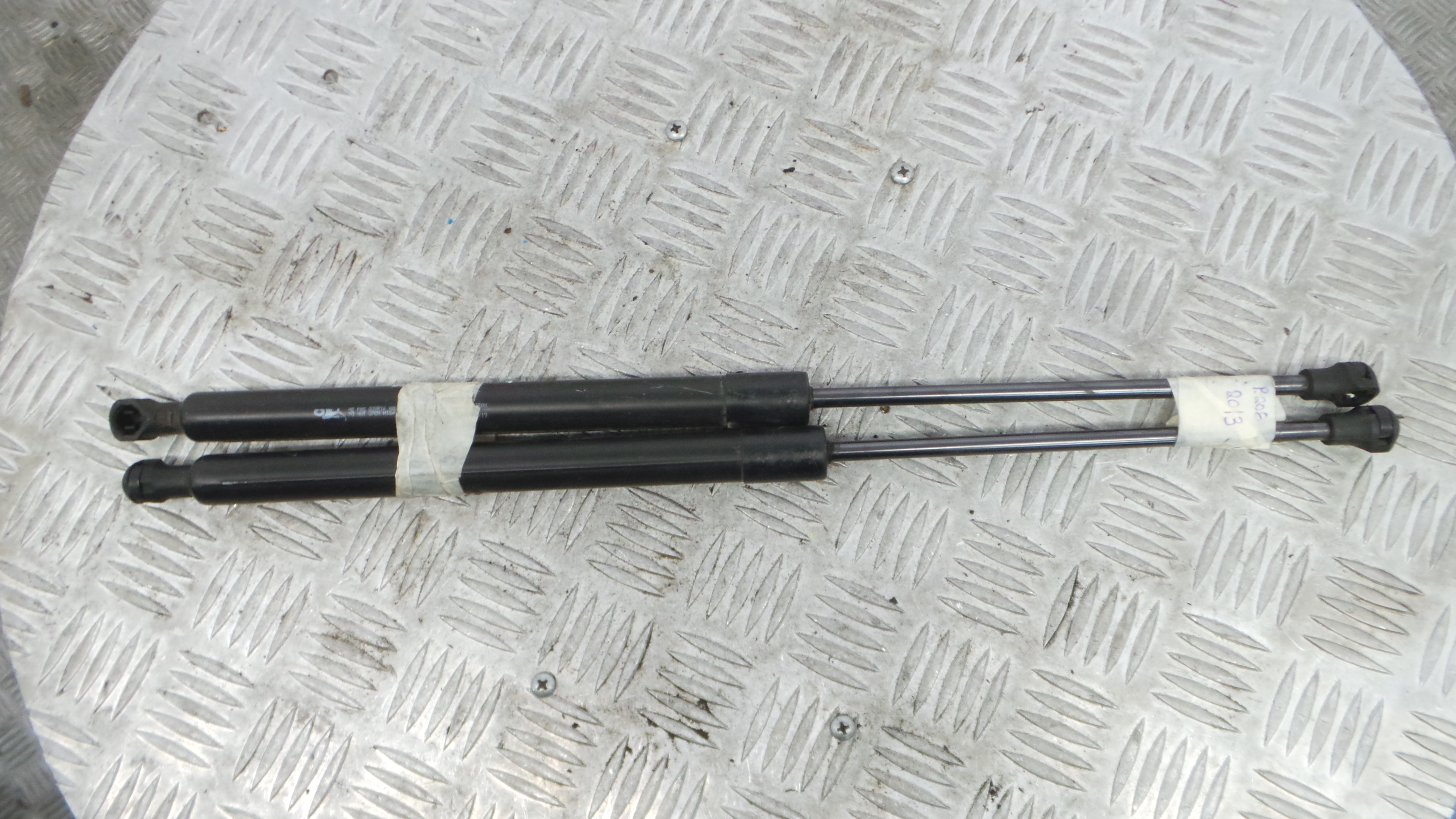 Amortecedor da Mala 9673083680 - PEUGEOT 208 I (CA_, CC_)-36659734 Amortecedor da Mala 9673083680 - PEUGEOT 208 I (CA_, CC_)-36659734