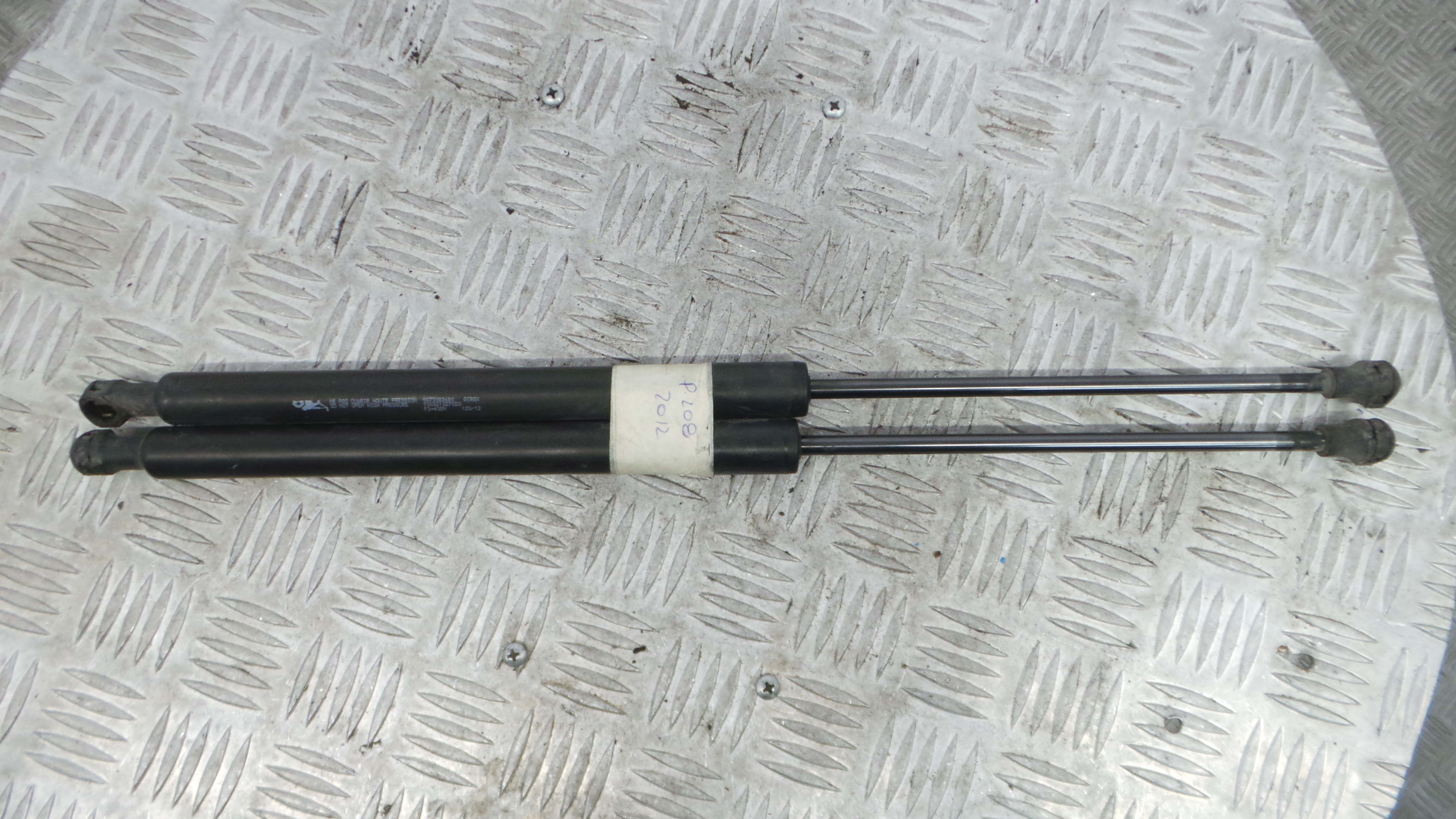 Amortecedor da Mala 9673083680 - PEUGEOT 208 I (CA_, CC_)-36661221 Amortecedor da Mala 9673083680 - PEUGEOT 208 I (CA_, CC_)-36661221