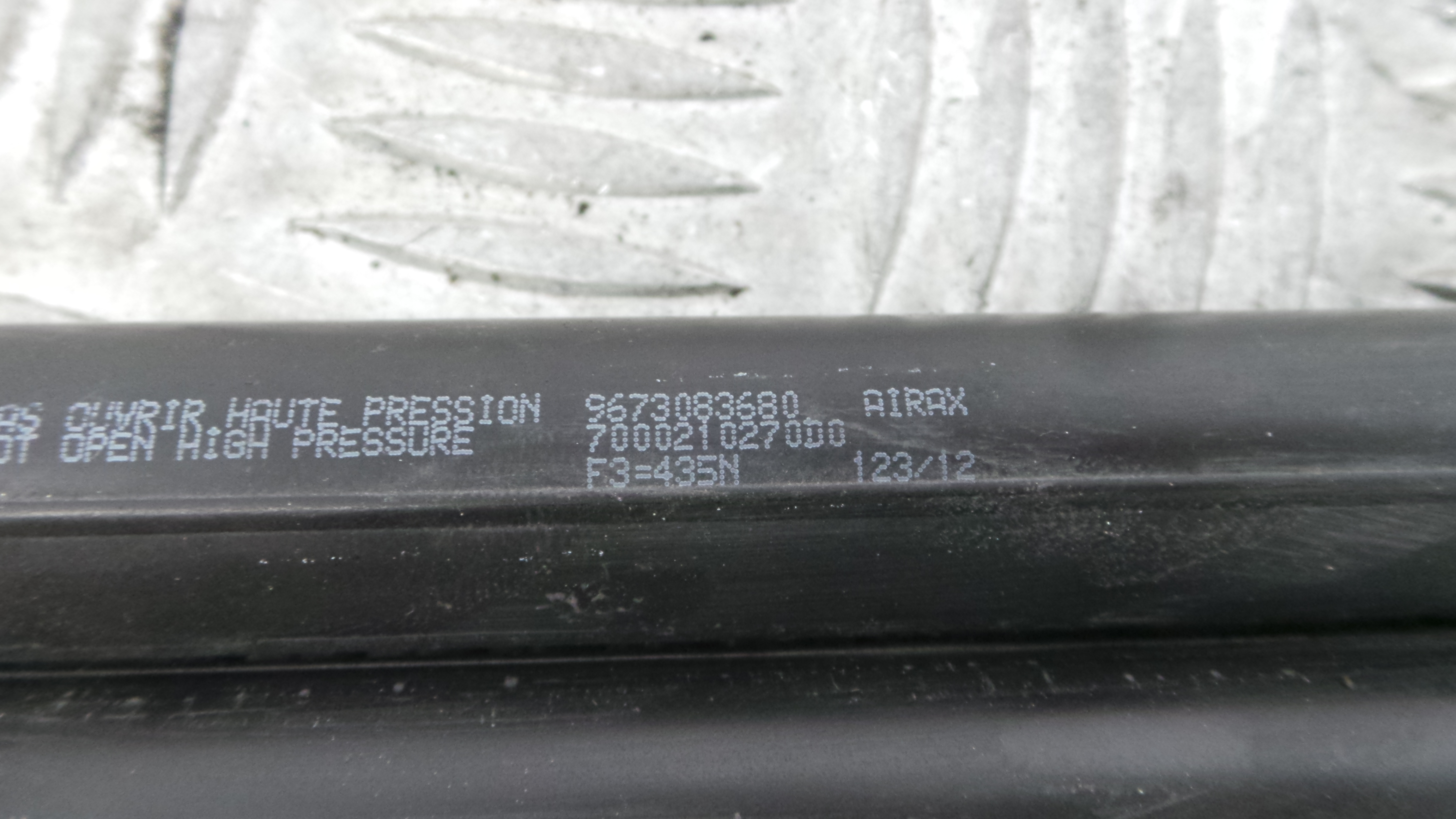 Amortecedor da Mala 9673083680 - PEUGEOT 208 I (CA_, CC_)-36661221