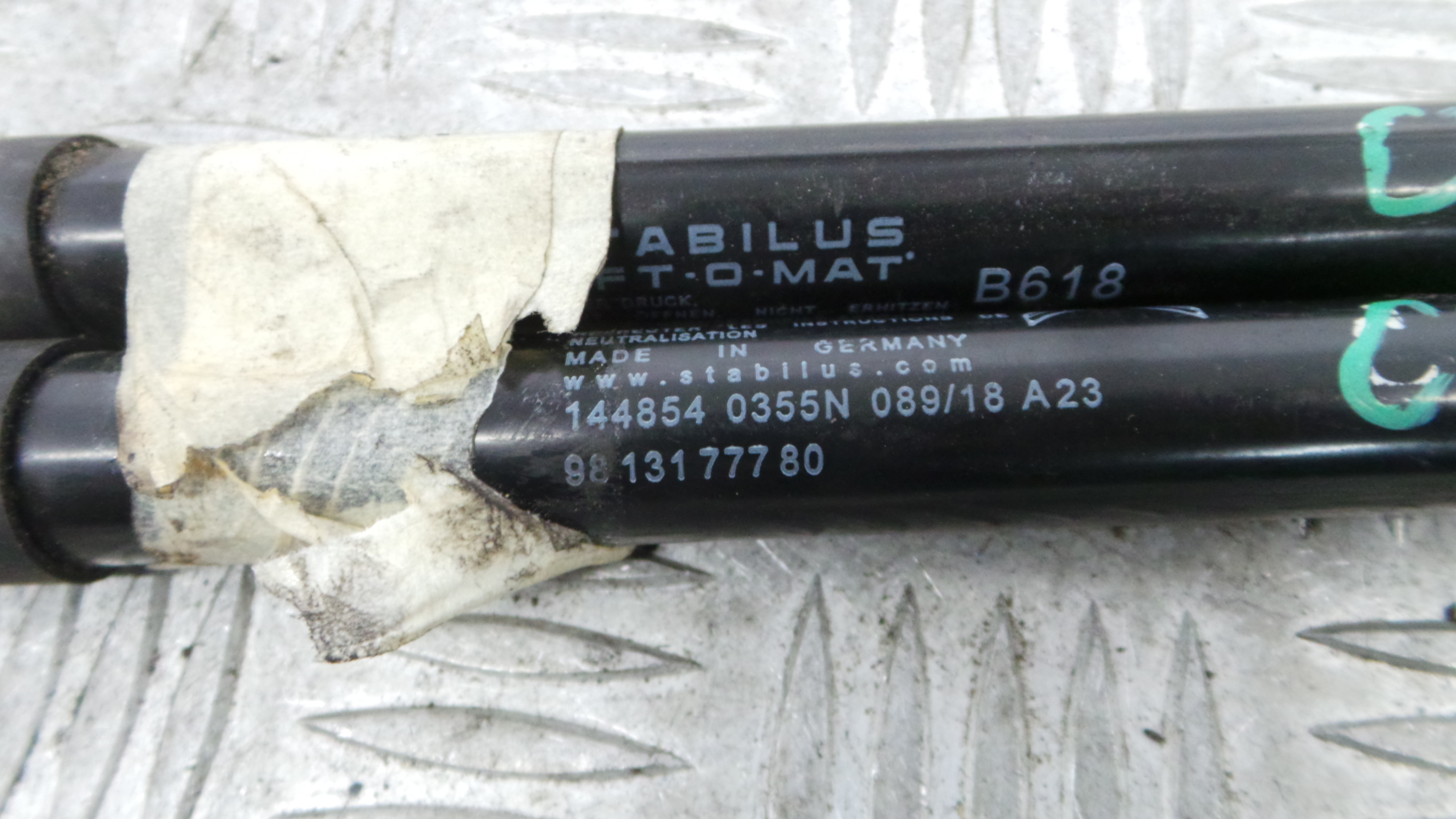 Amortecedor da Mala 9813177780 - CITROËN C3 / C3 ORIGIN III (SX)-36661254