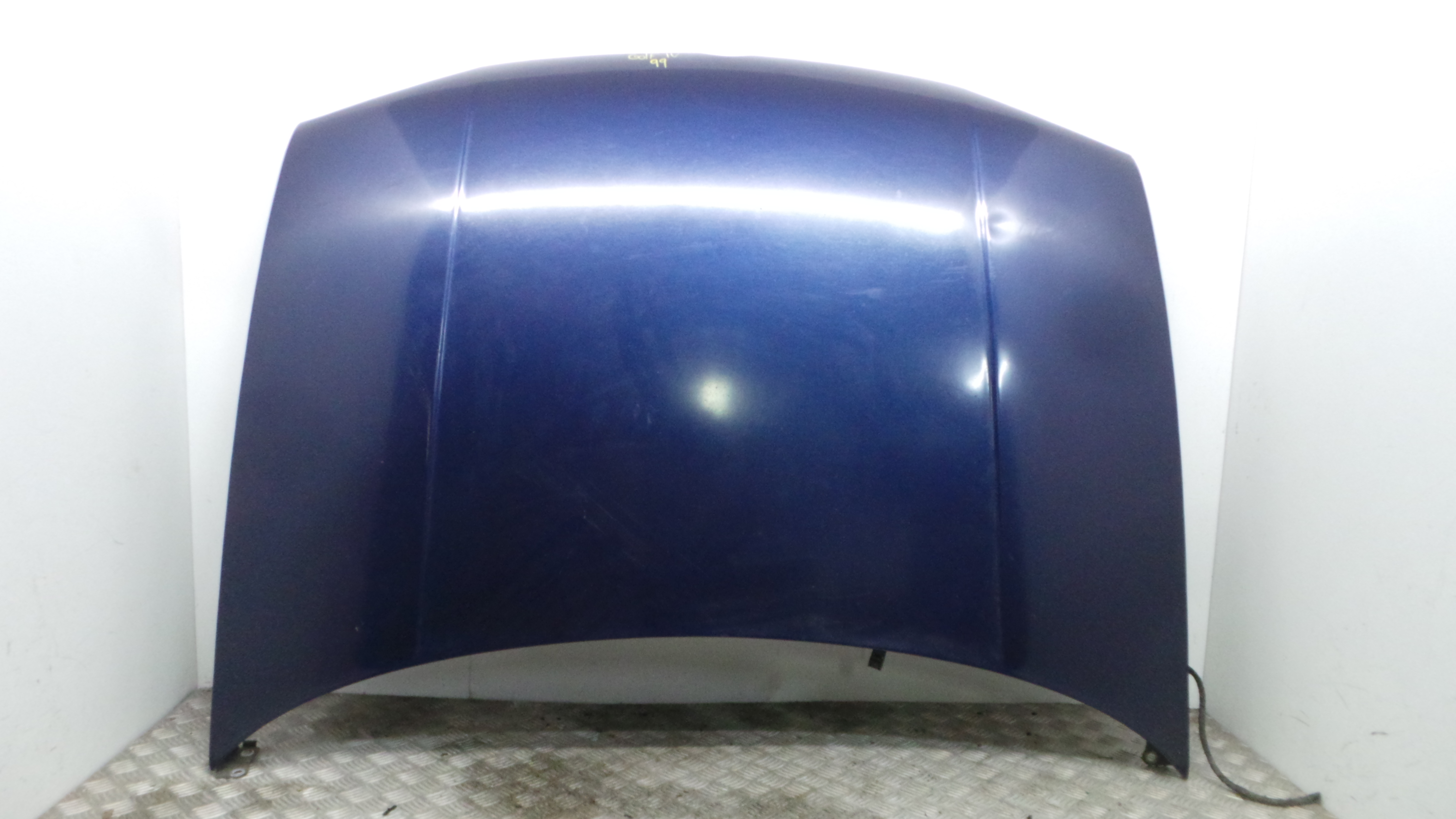 Capot / Capô 1J0823031B - VW GOLF IV (1J1), GOLF Mk IV (1J1)-36661716