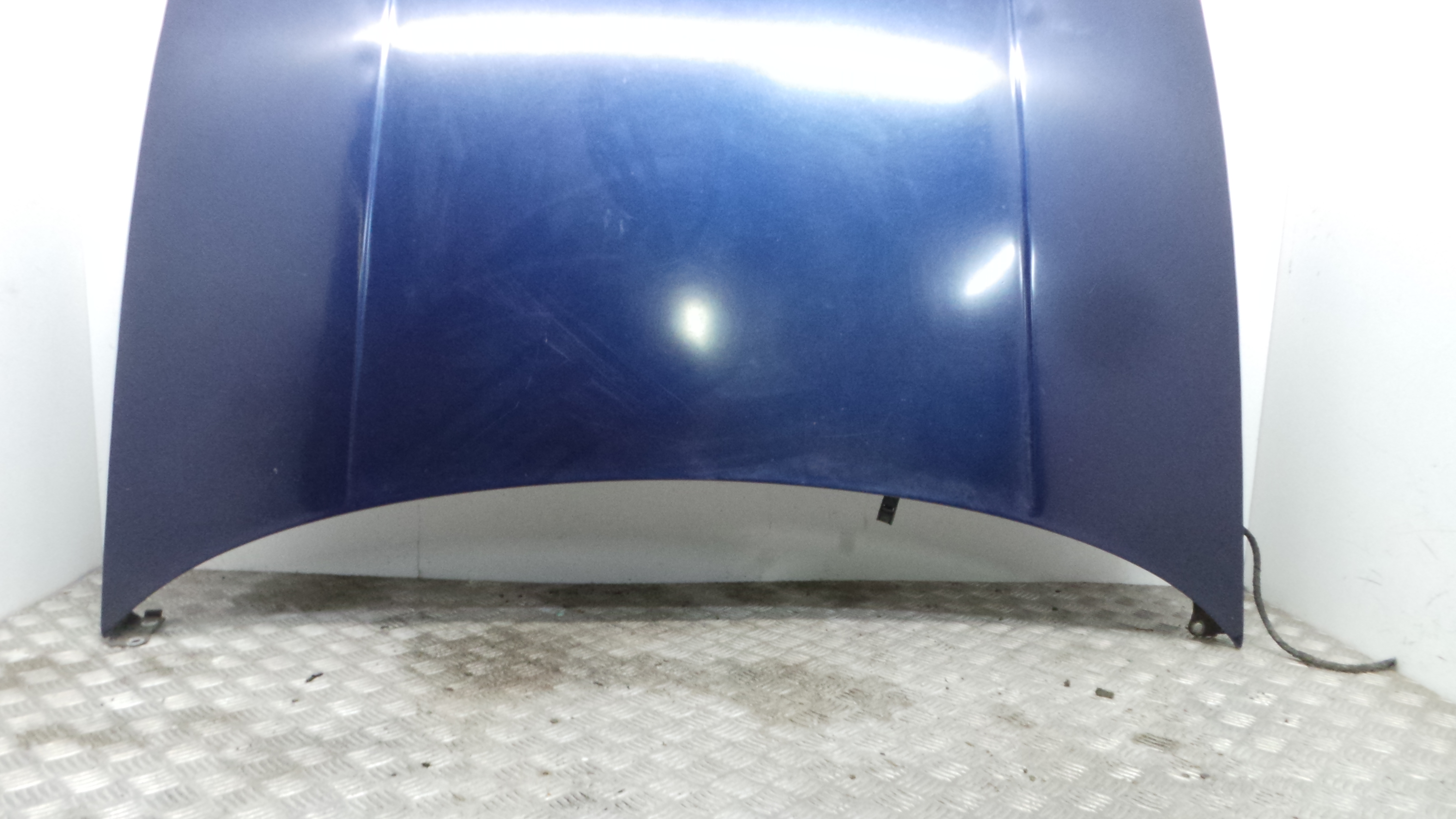 Capot / Capô 1J0823031B - VW GOLF IV (1J1), GOLF Mk IV (1J1)-36661716