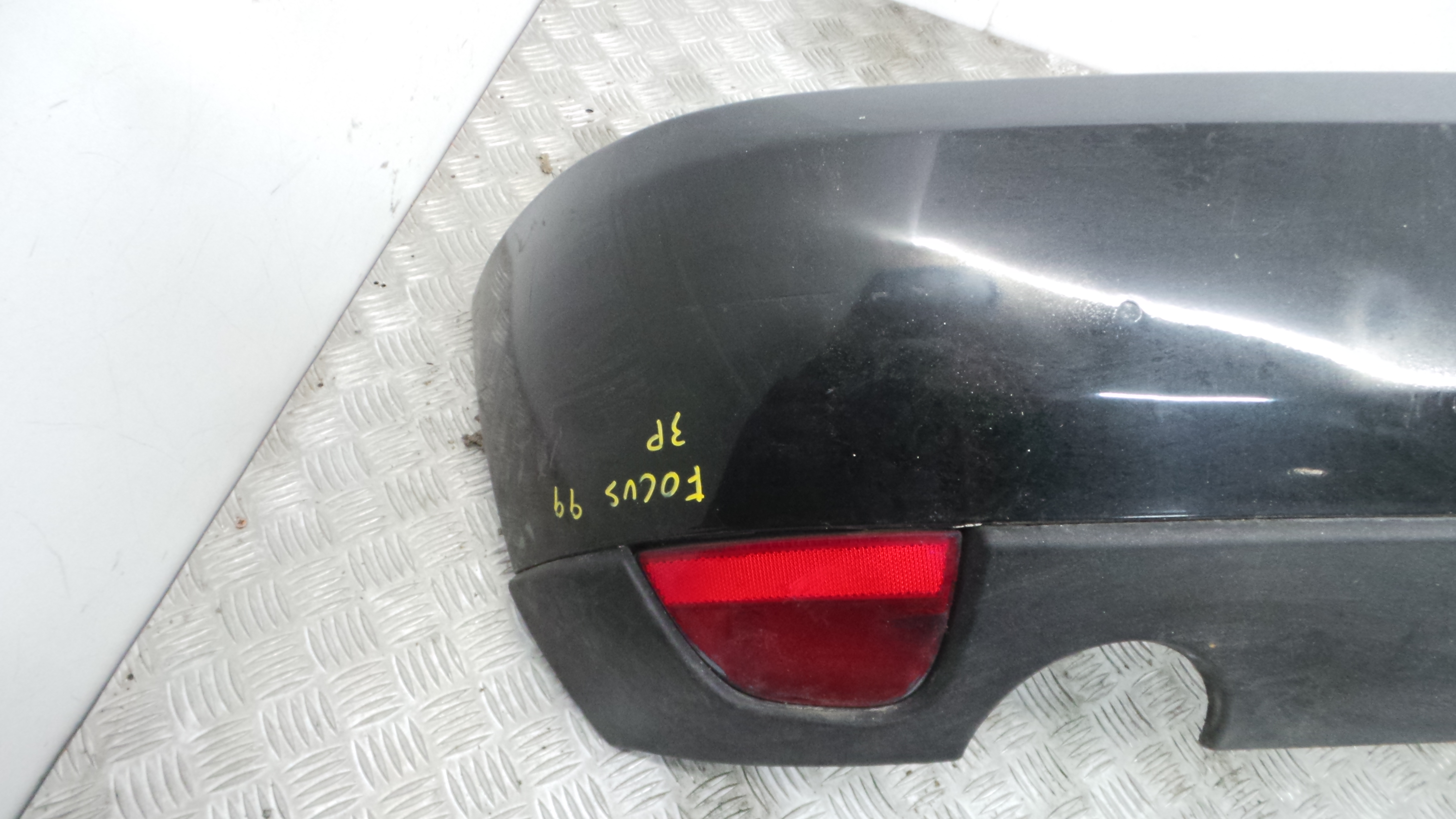 Para Choques de Trás YS41-17906-ABW - FORD FOCUS I (DAW, DBW)-36661721