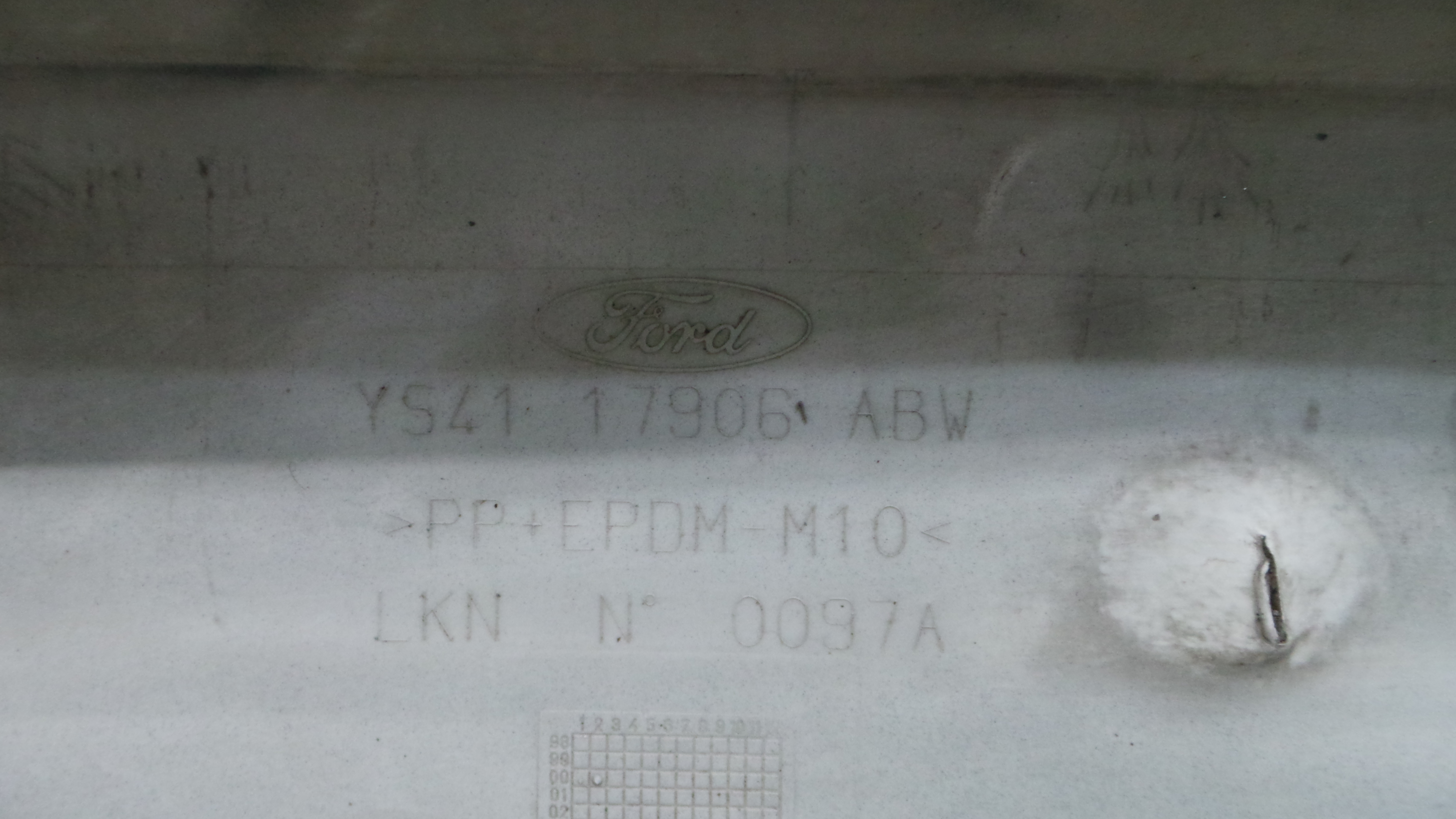 Para Choques de Trás YS41-17906-ABW - FORD FOCUS I (DAW, DBW)-36661721