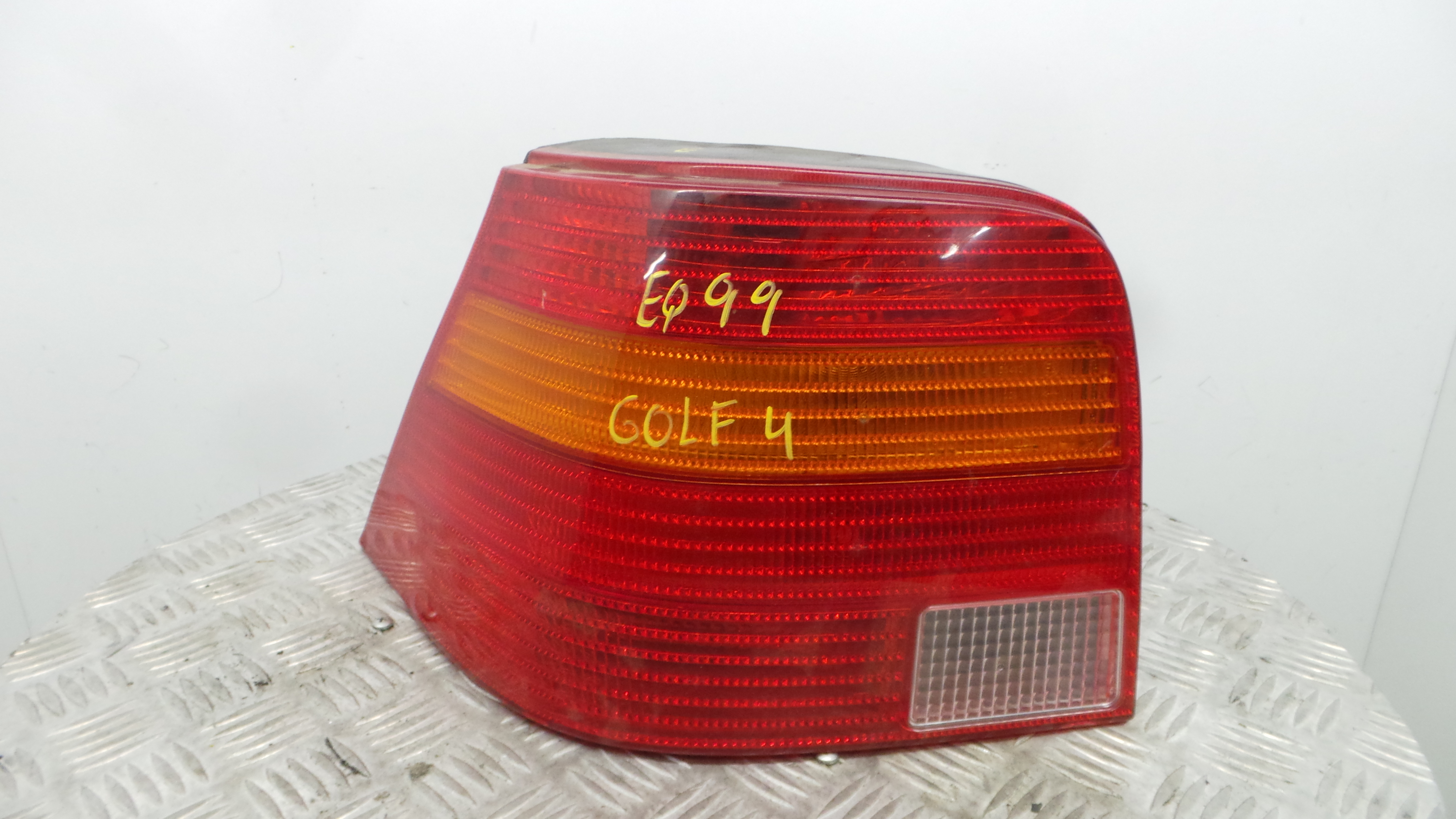 Farolim Stop Esq 1J6945095F - VW GOLF IV (1J1), GOLF Mk IV (1J1)-36661823 Farolim Stop Esq 1J6945095F - VW GOLF IV (1J1), GOLF Mk IV (1J1)-36661823