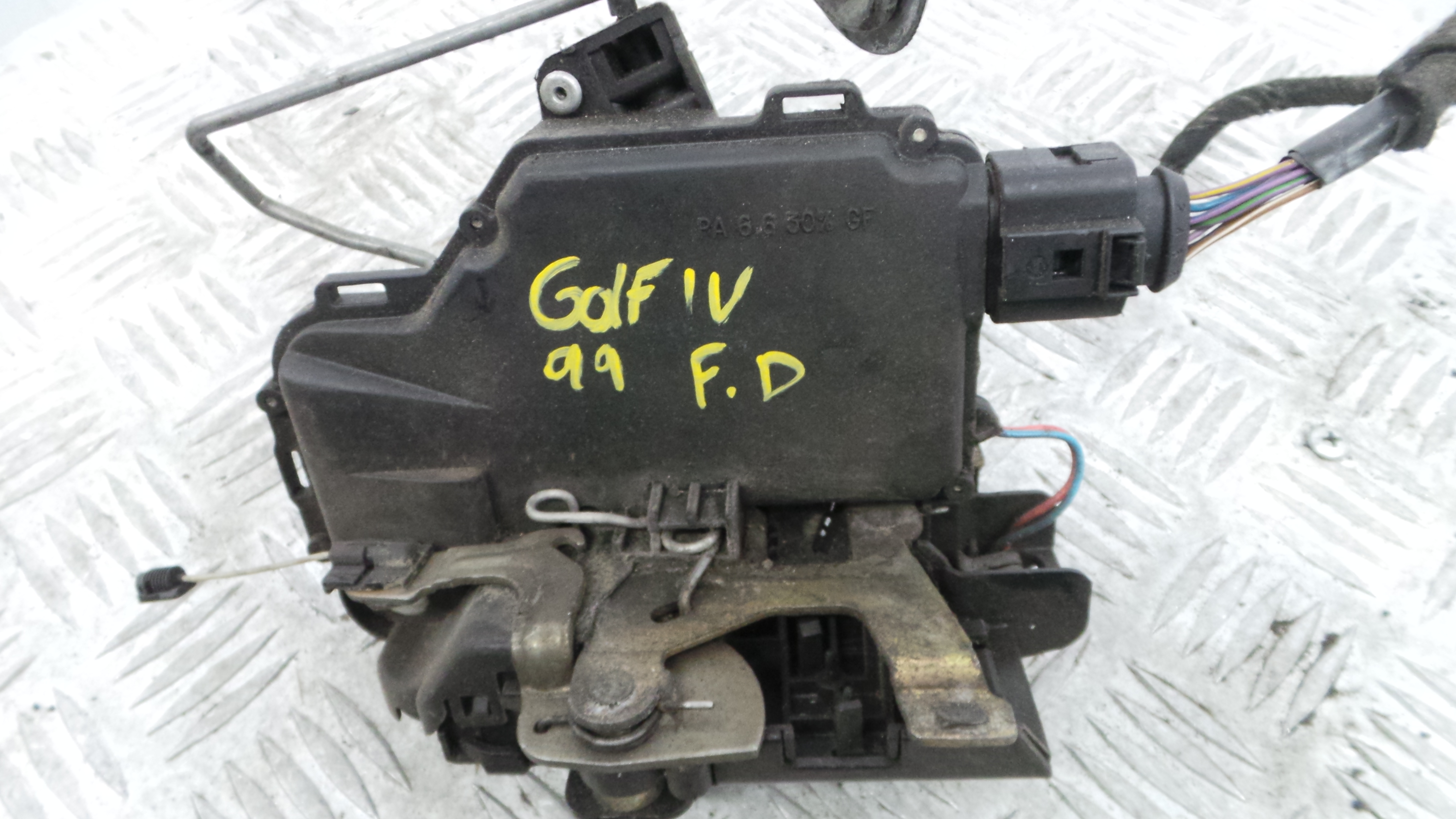 Fecho da Porta Frente Dto 6X1837014G - VW GOLF IV (1J1), GOLF Mk IV (1J1)-36662112