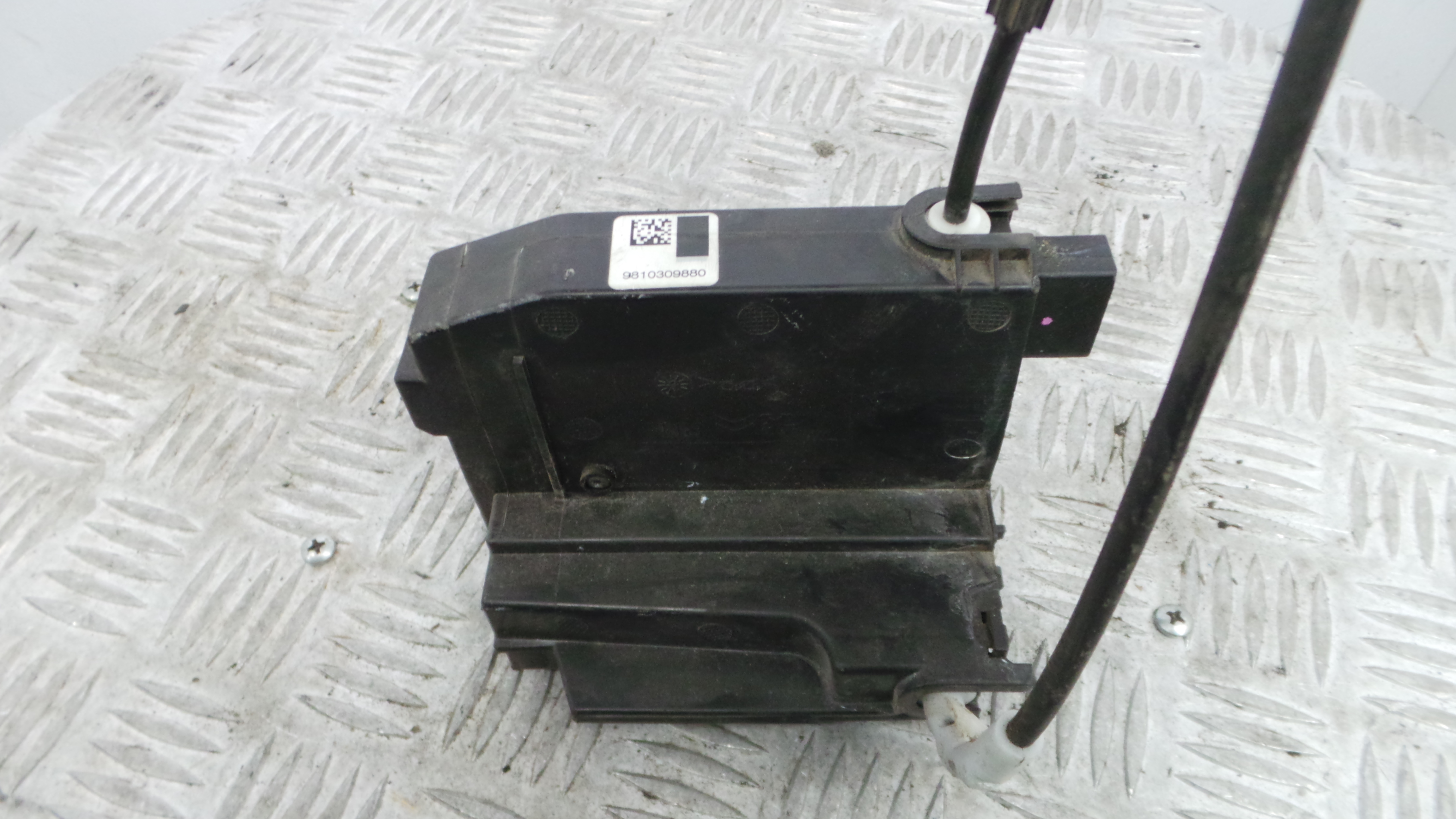 Fecho da Porta Trás Dto 9810309880 - PEUGEOT 308 II (LB_, LP_, LW_, LH_, L3_)-36662115