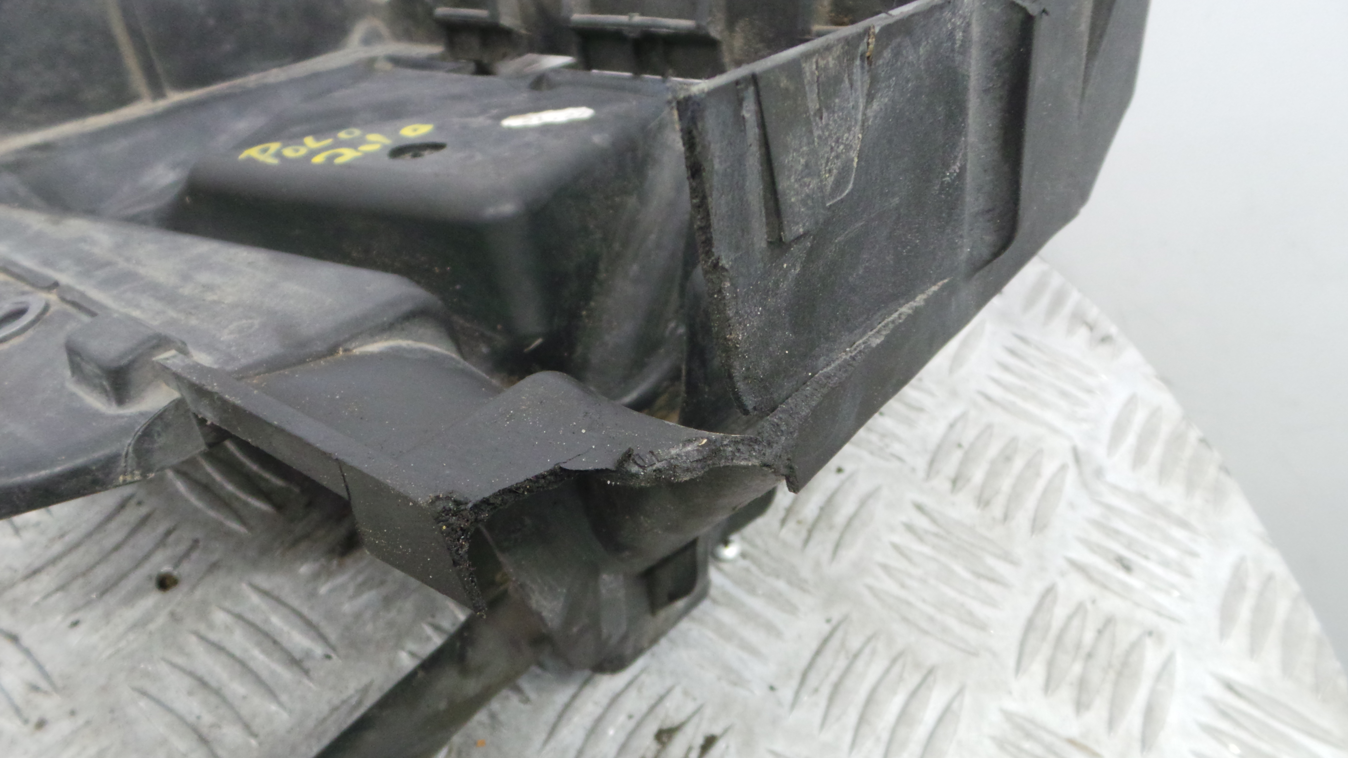 Base da Bateria 6Q0915331 - VW POLO V (6R1, 6C1)-36662356