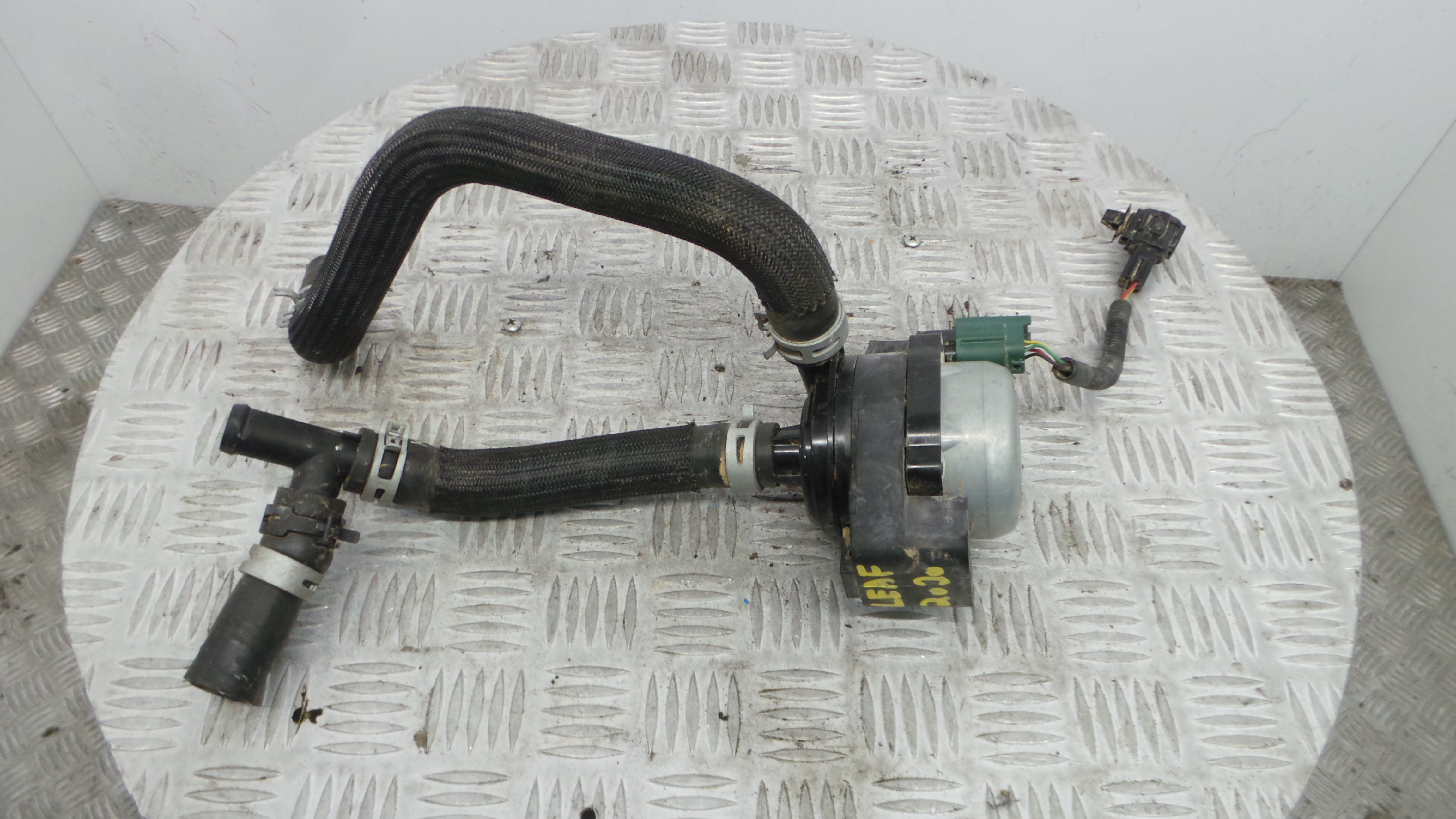 Bomba de Água 215815SA0A - NISSAN LEAF (ZE1)-36664145