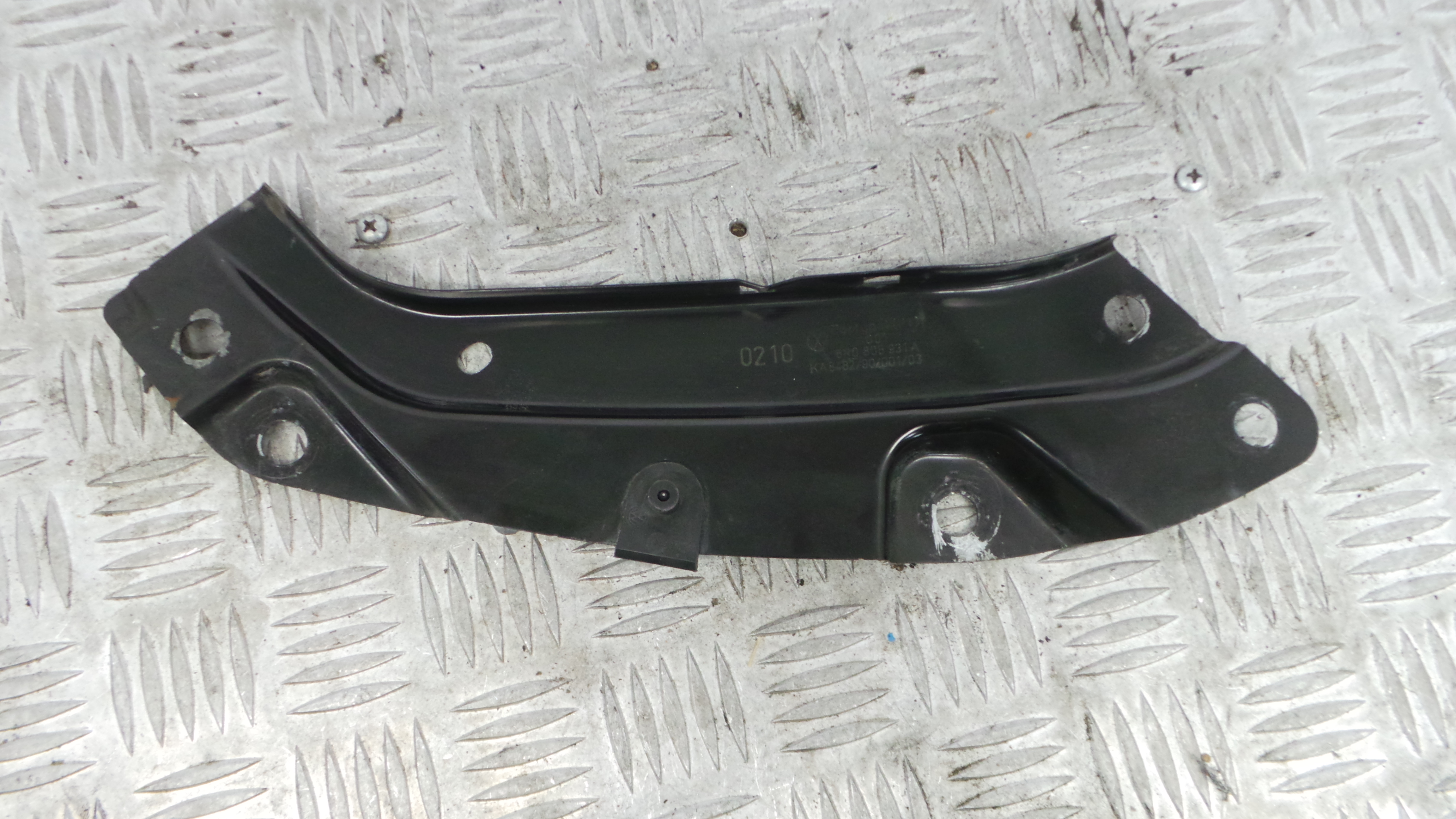Suporte Ótica esquerda 6R0805931A - VW POLO V (6R1, 6C1)-36664166