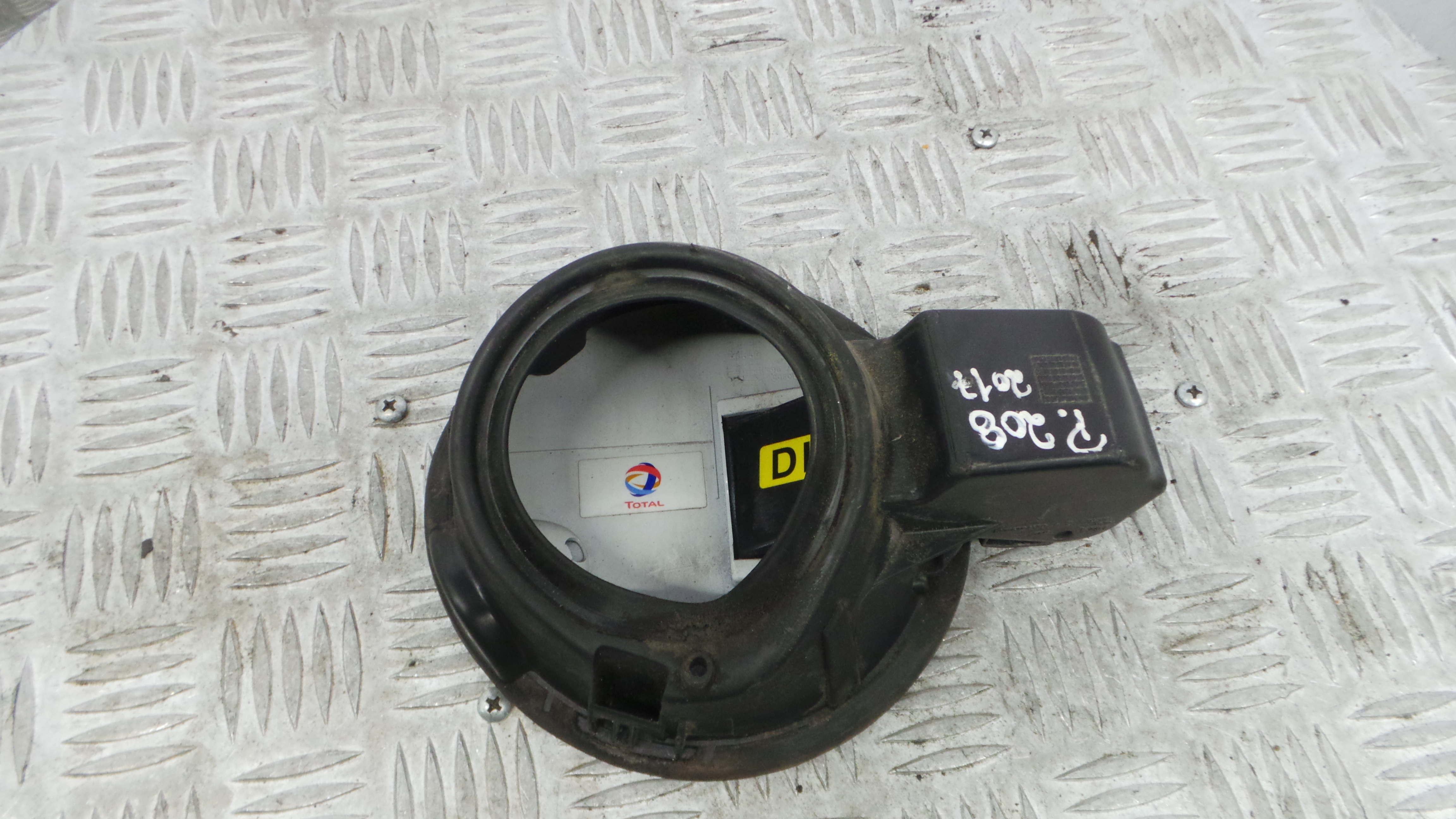 Tampão de Combustivel  9807206080 - PEUGEOT 208 I (CA_, CC_)-36665044