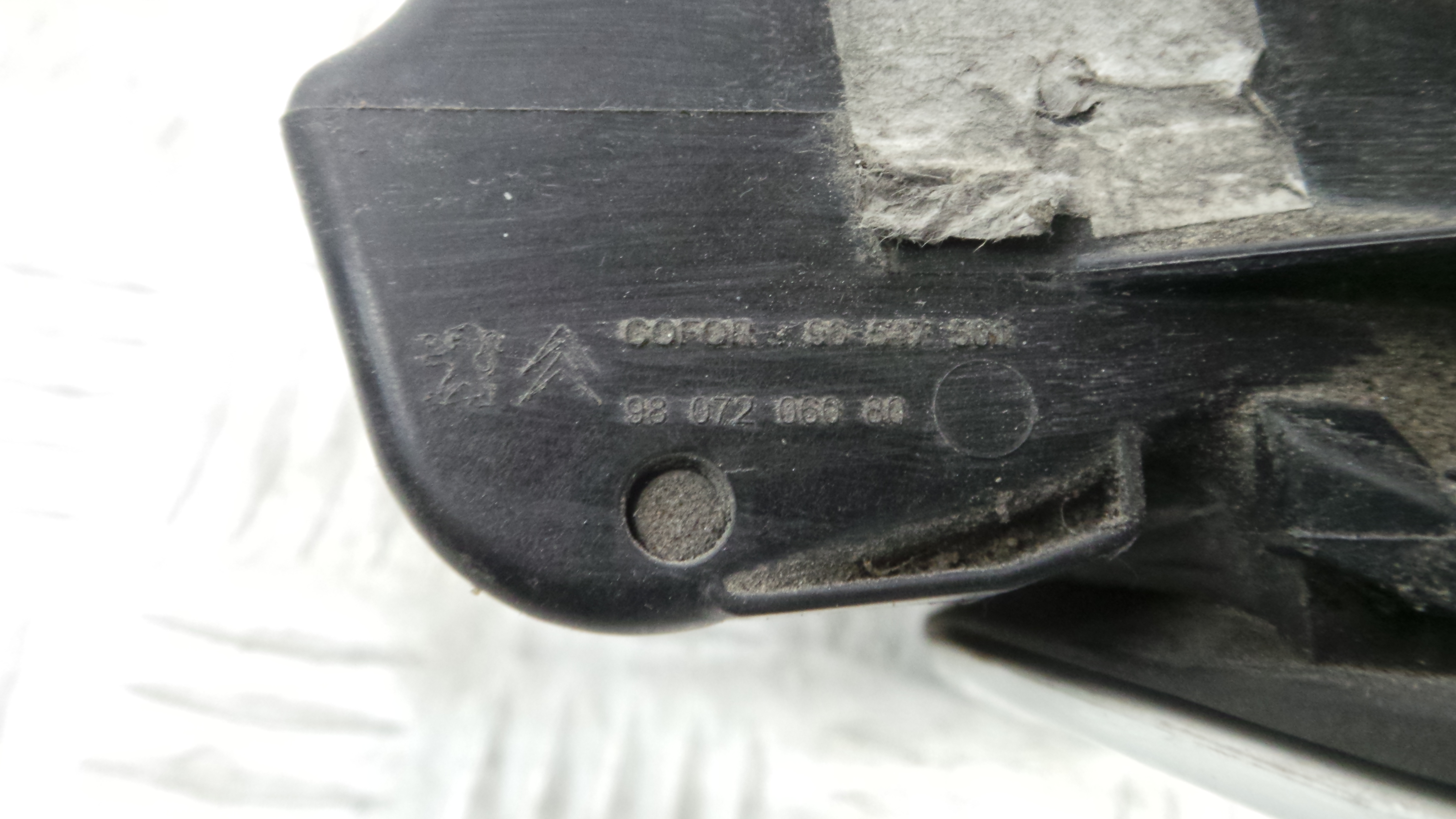 Tampão de Combustivel  9807206080 - PEUGEOT 208 I (CA_, CC_)-36665044