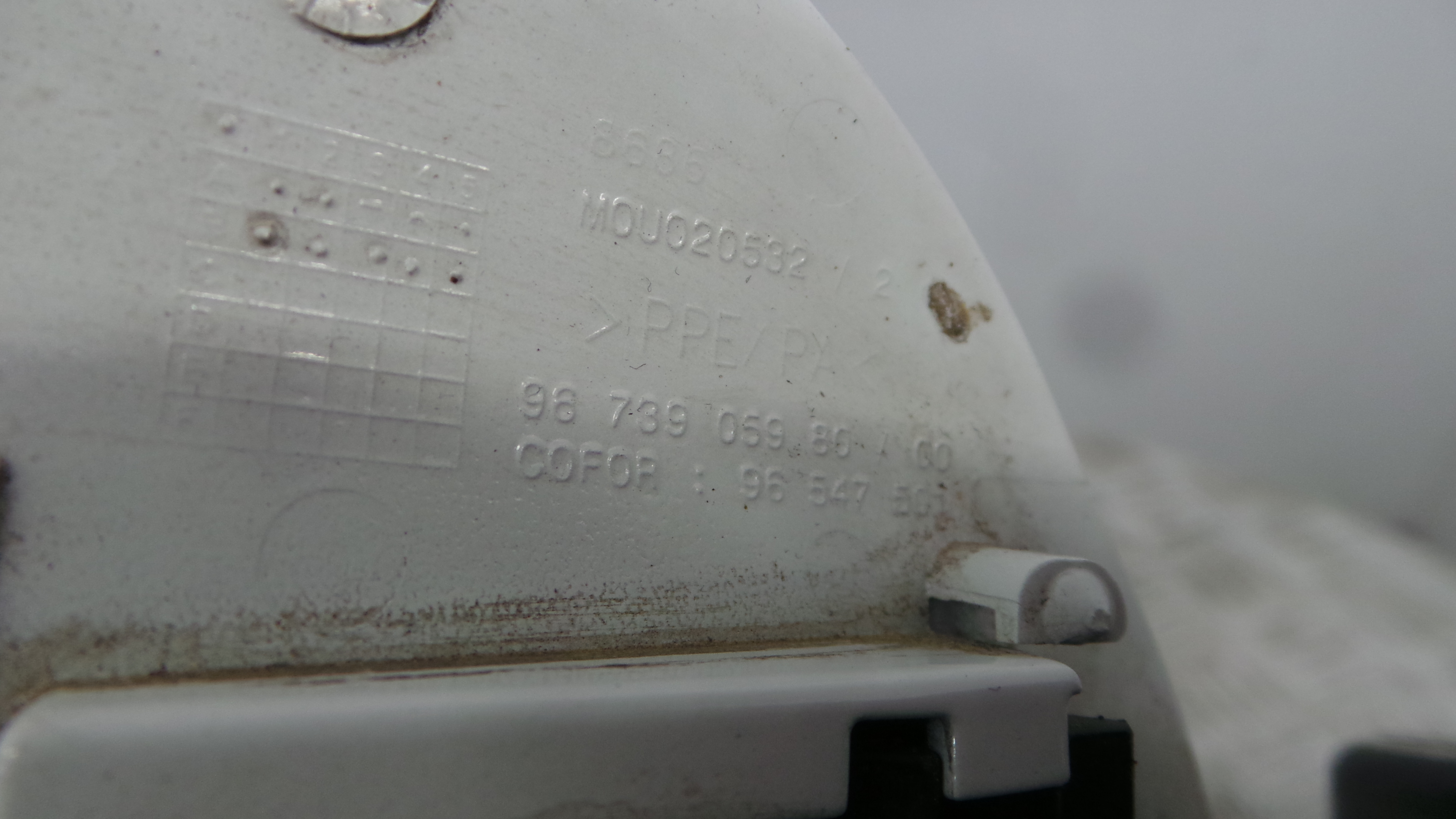 Tampão de Combustivel 9807206080 - PEUGEOT 208 I (CA_, CC_)-36665079