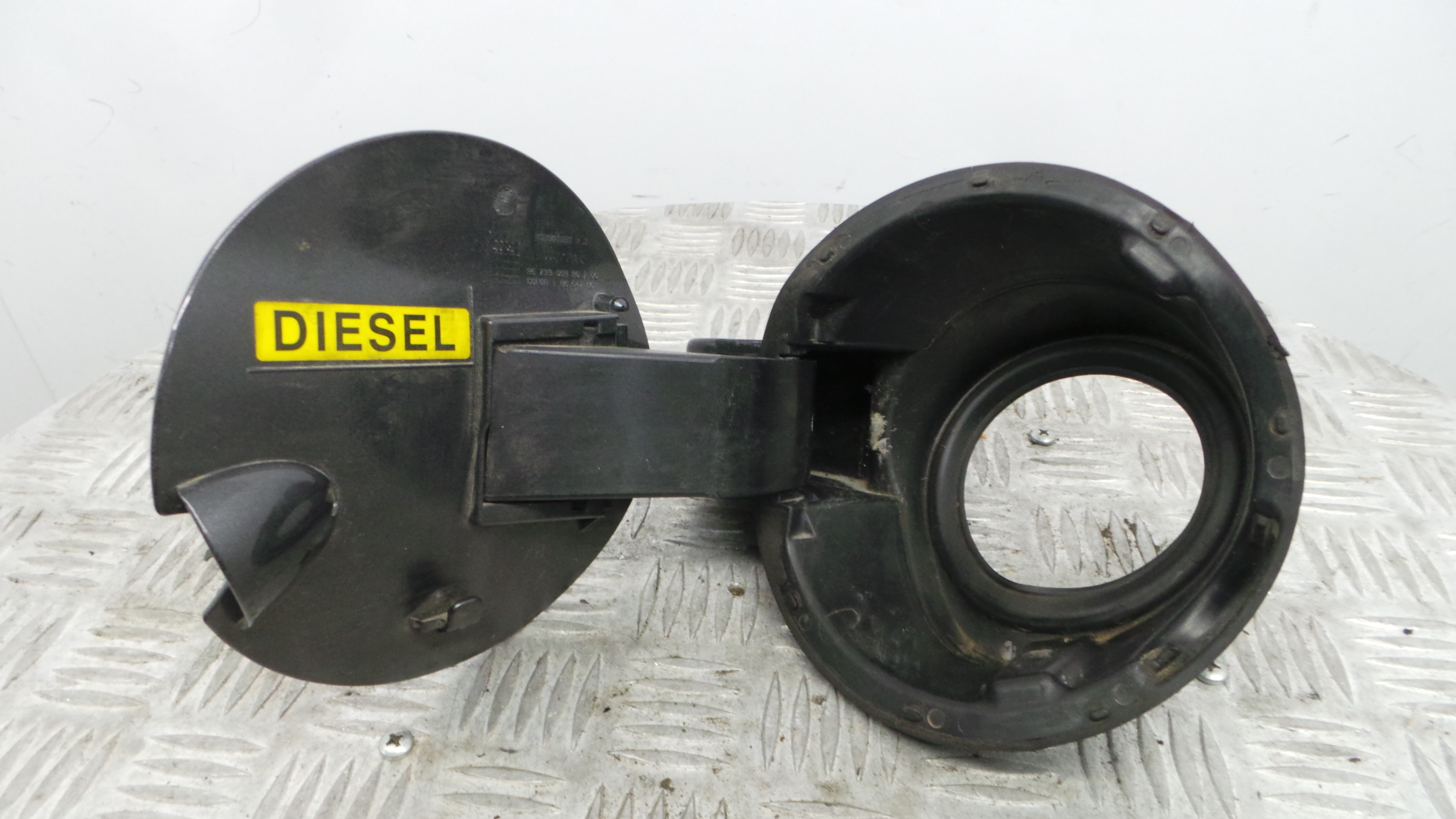 Tampão de Combustivel  9673904880 - PEUGEOT 208 I (CA_, CC_)-36665097