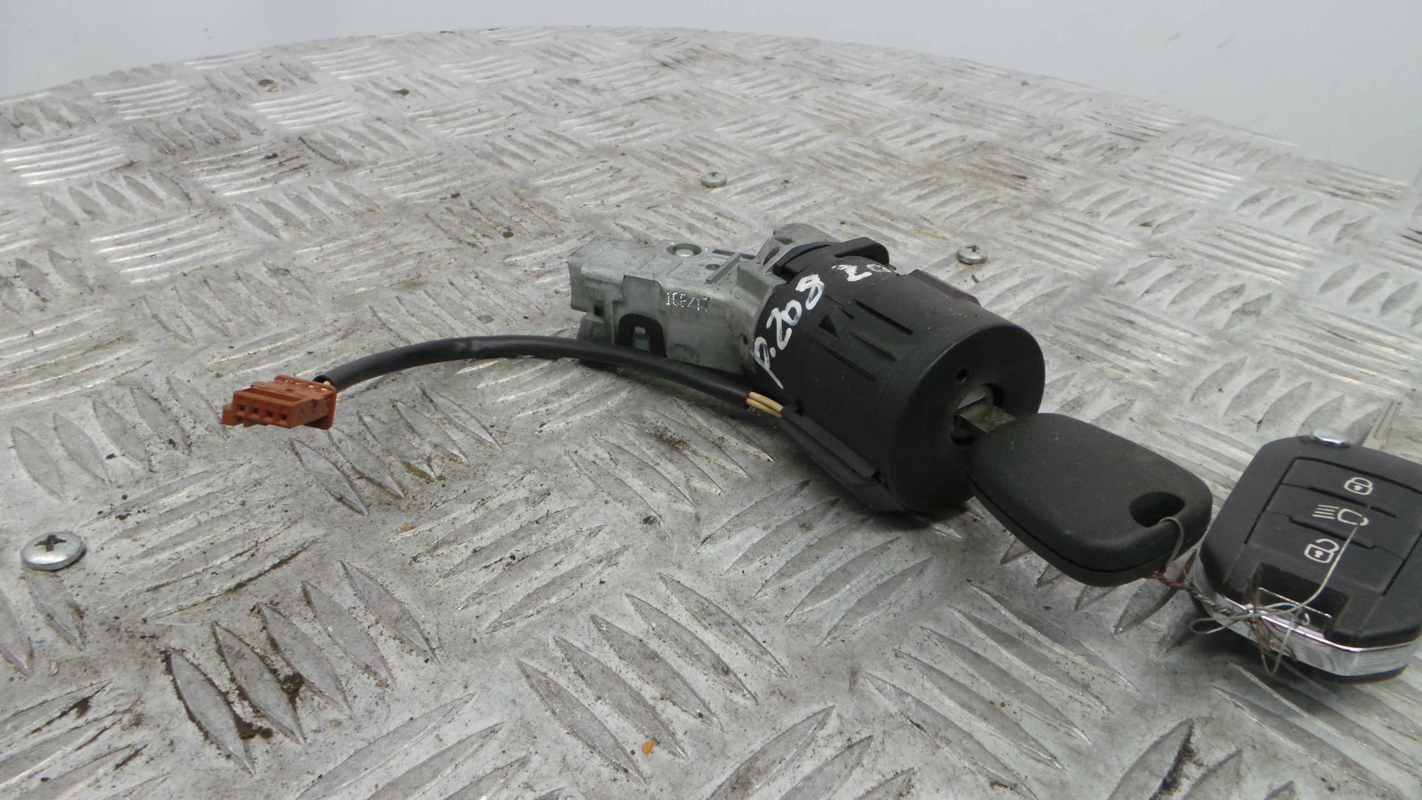 Canhão de ignição 1608682880 - PEUGEOT 208 I (CA_, CC_)-36668563