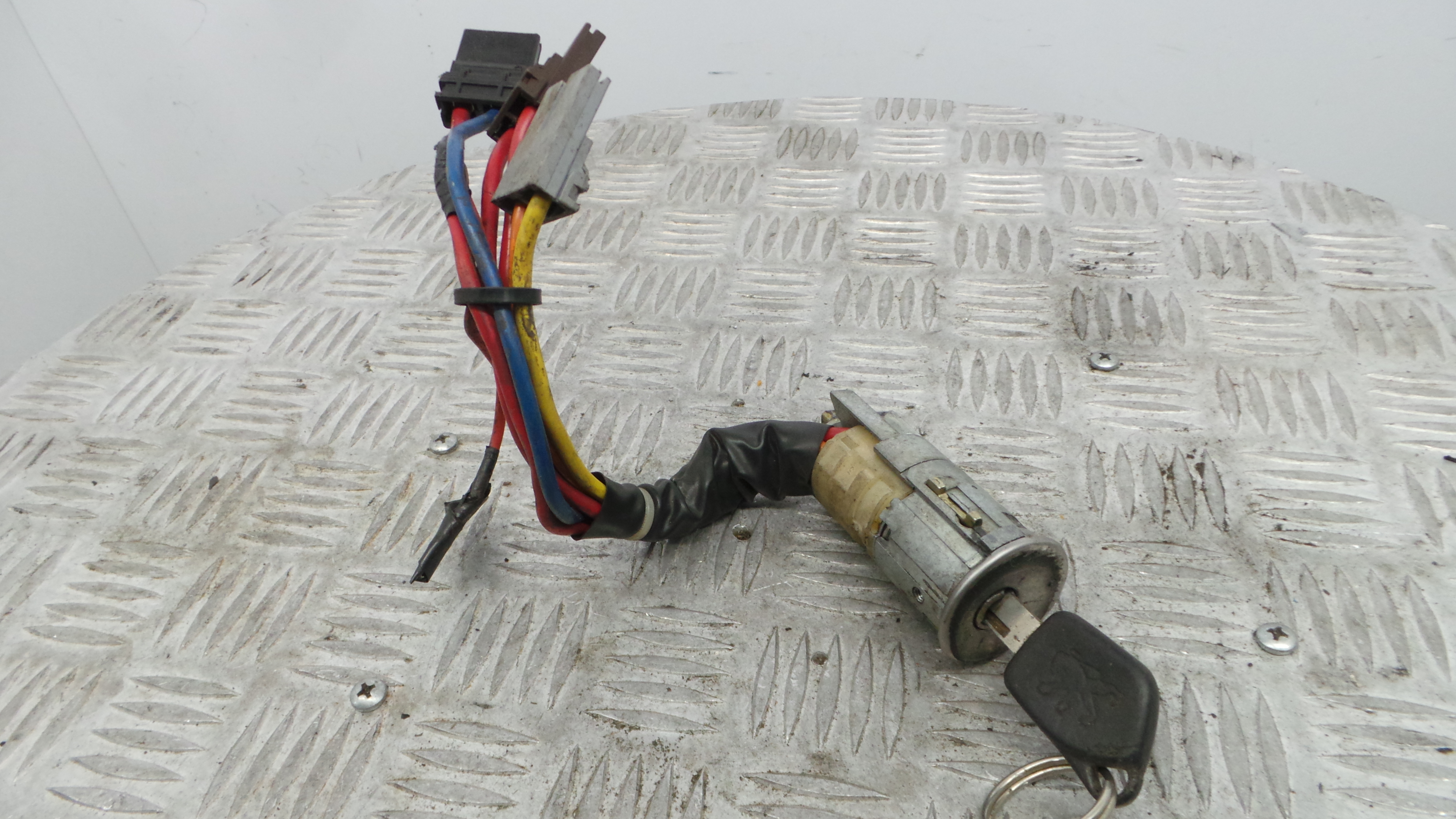 Canhão de ignição 416299 - PEUGEOT 306 (7B, N3, N5)-36671331 Canhão de ignição 416299 - PEUGEOT 306 (7B, N3, N5)-36671331
