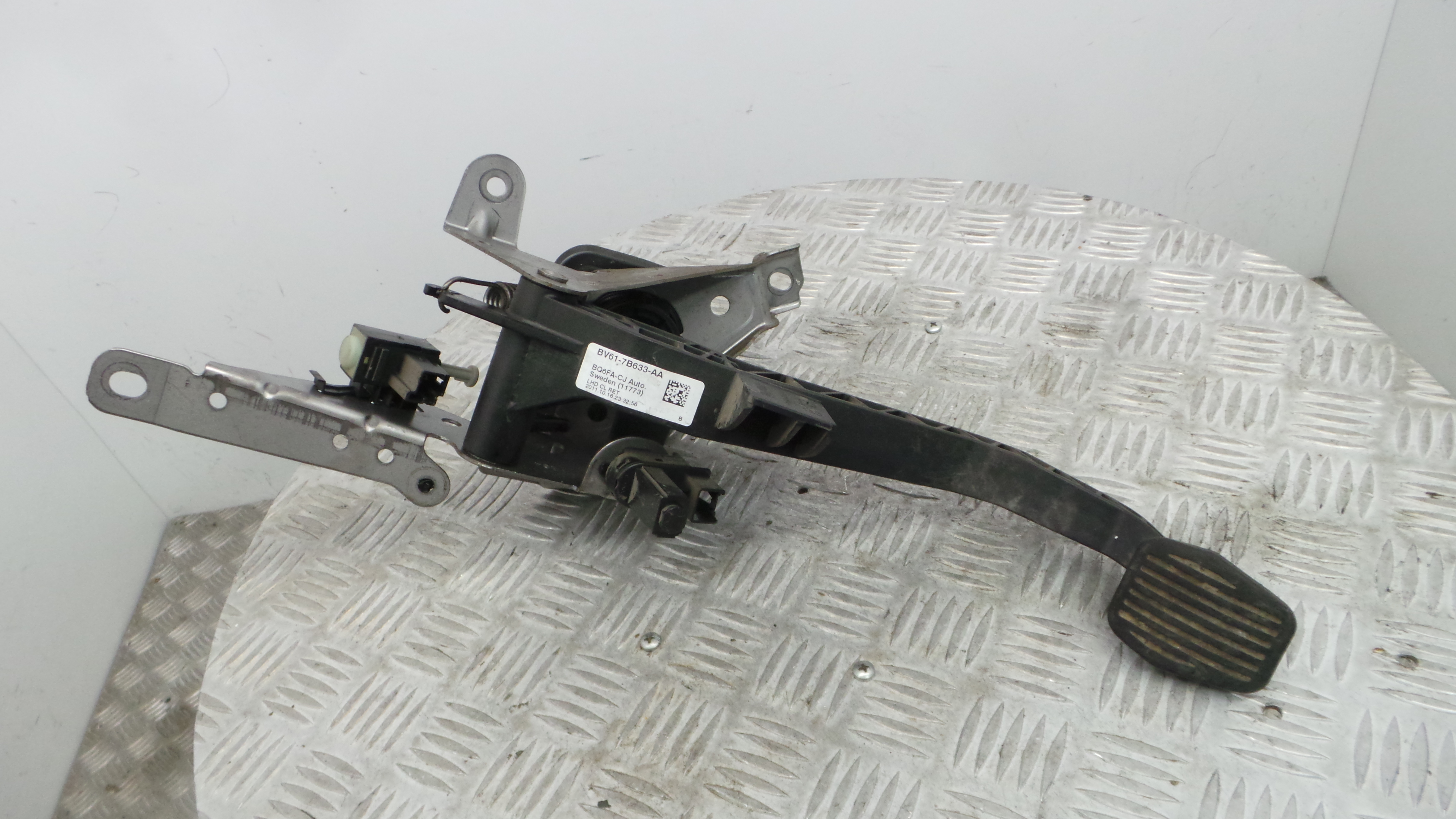 Pedal de Embraiagem BV61-7B633-AA - FORD FOCUS III Turnier-36675937