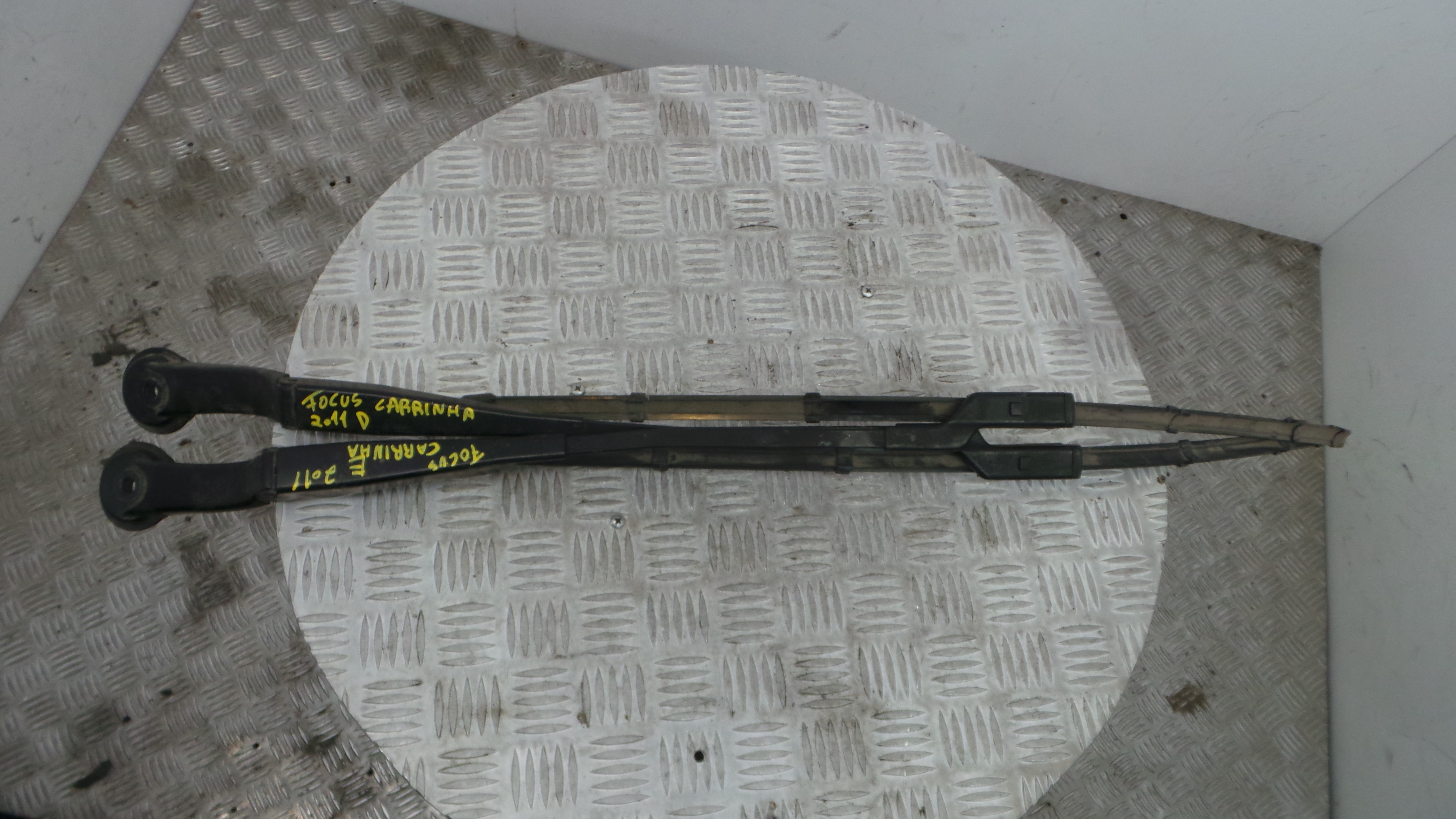 Braço Do Limpa-vidros BM51-17526-AB - FORD FOCUS III Turnier-36675940 Braço Do Limpa-vidros BM51-17526-AB - FORD FOCUS III Turnier-36675940