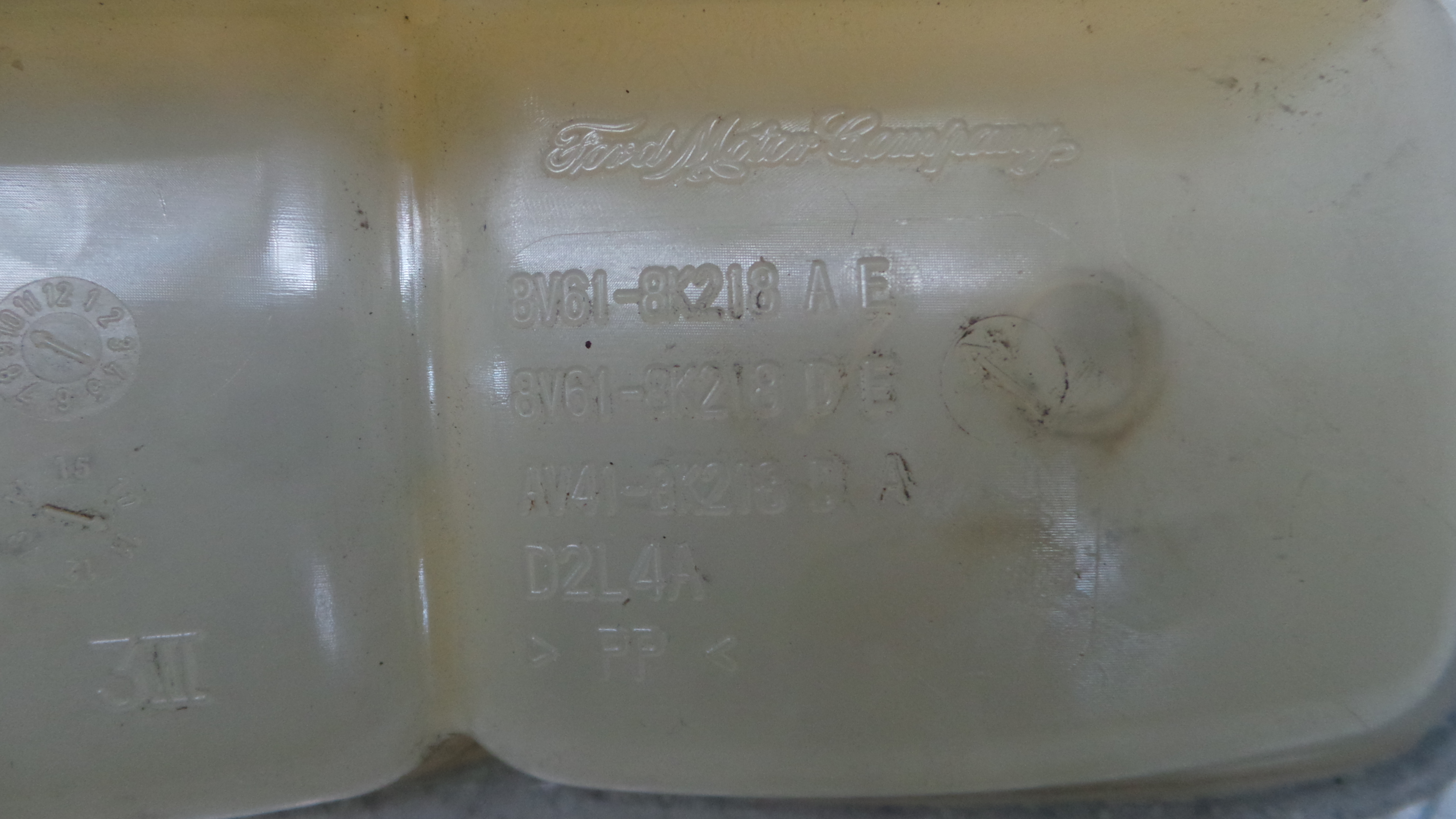 Depósito Água Radiador / Vazo de Expansao 8V61-8K218-AE - FORD FOCUS III Turnier-36675956