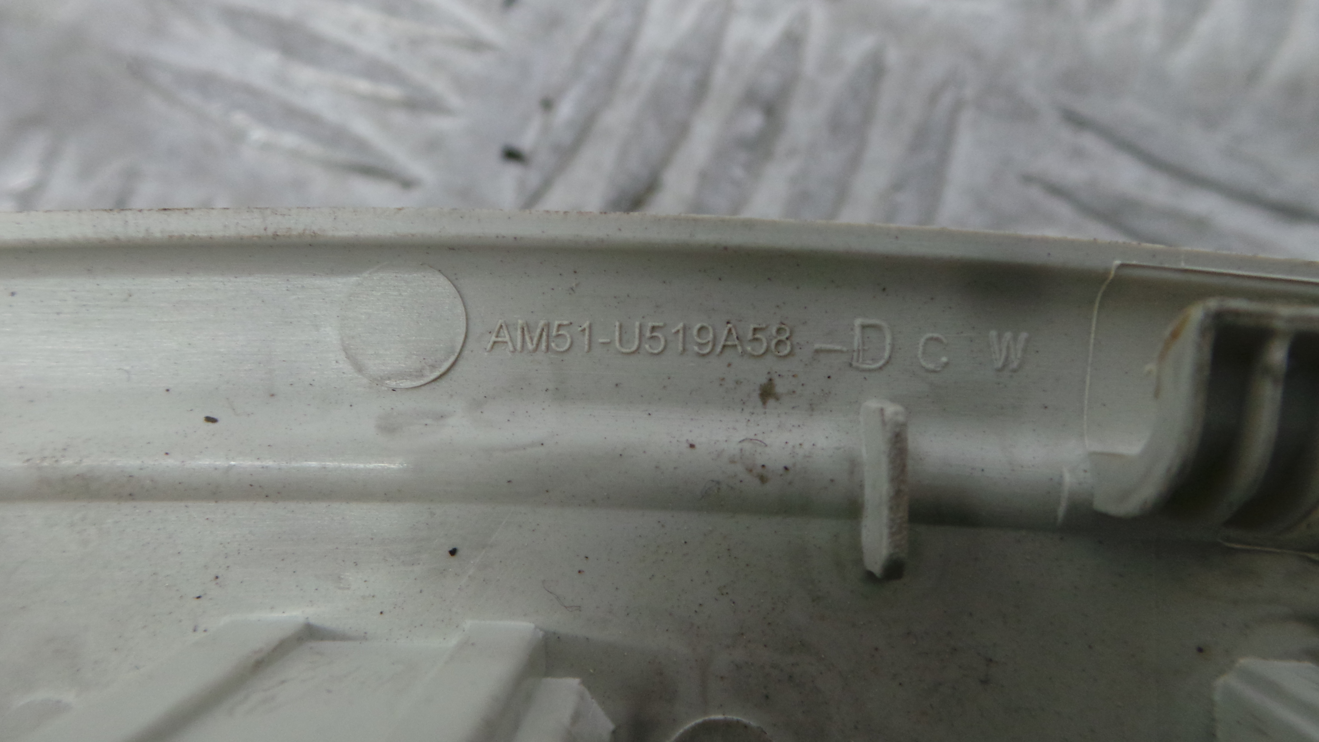 Plastico Interior AM51-U519A58-DCW - FORD FOCUS III Turnier-36675978