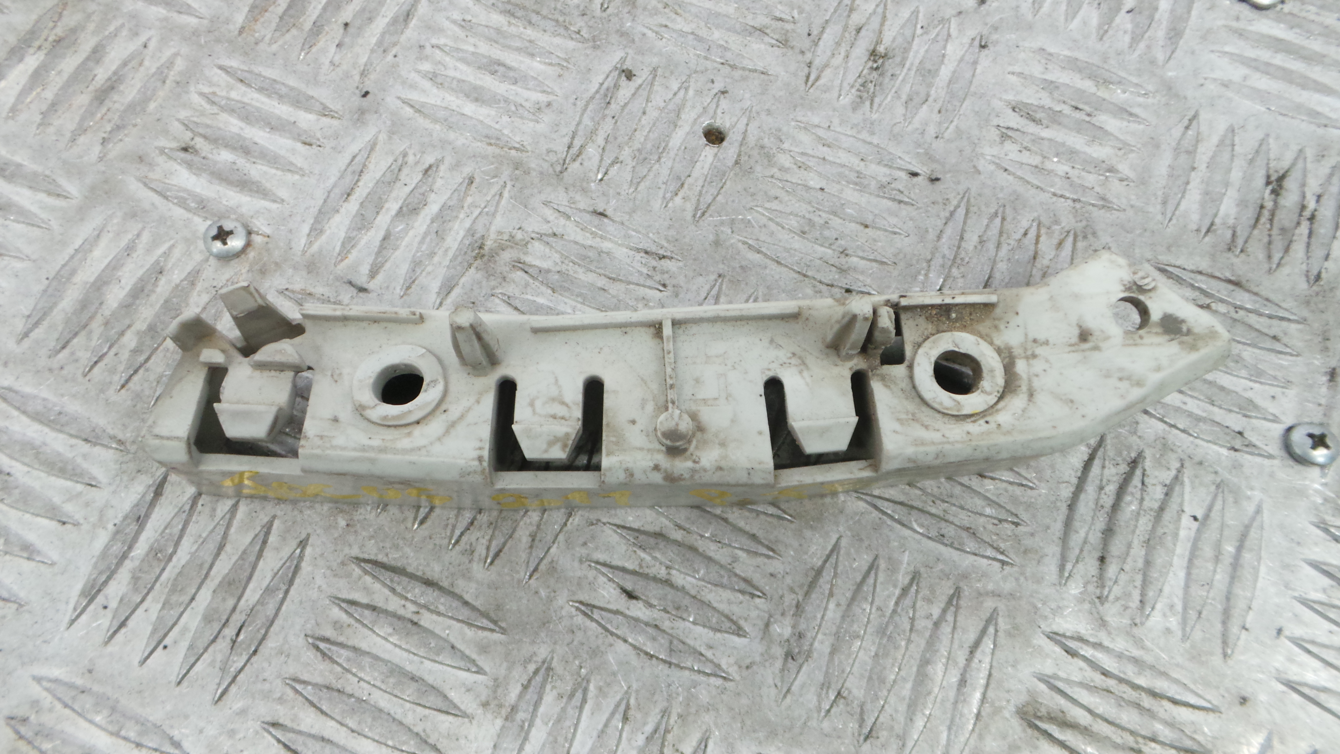 Suporte do Para Choques BM51-17D959-A - FORD FOCUS III Turnier-36676257