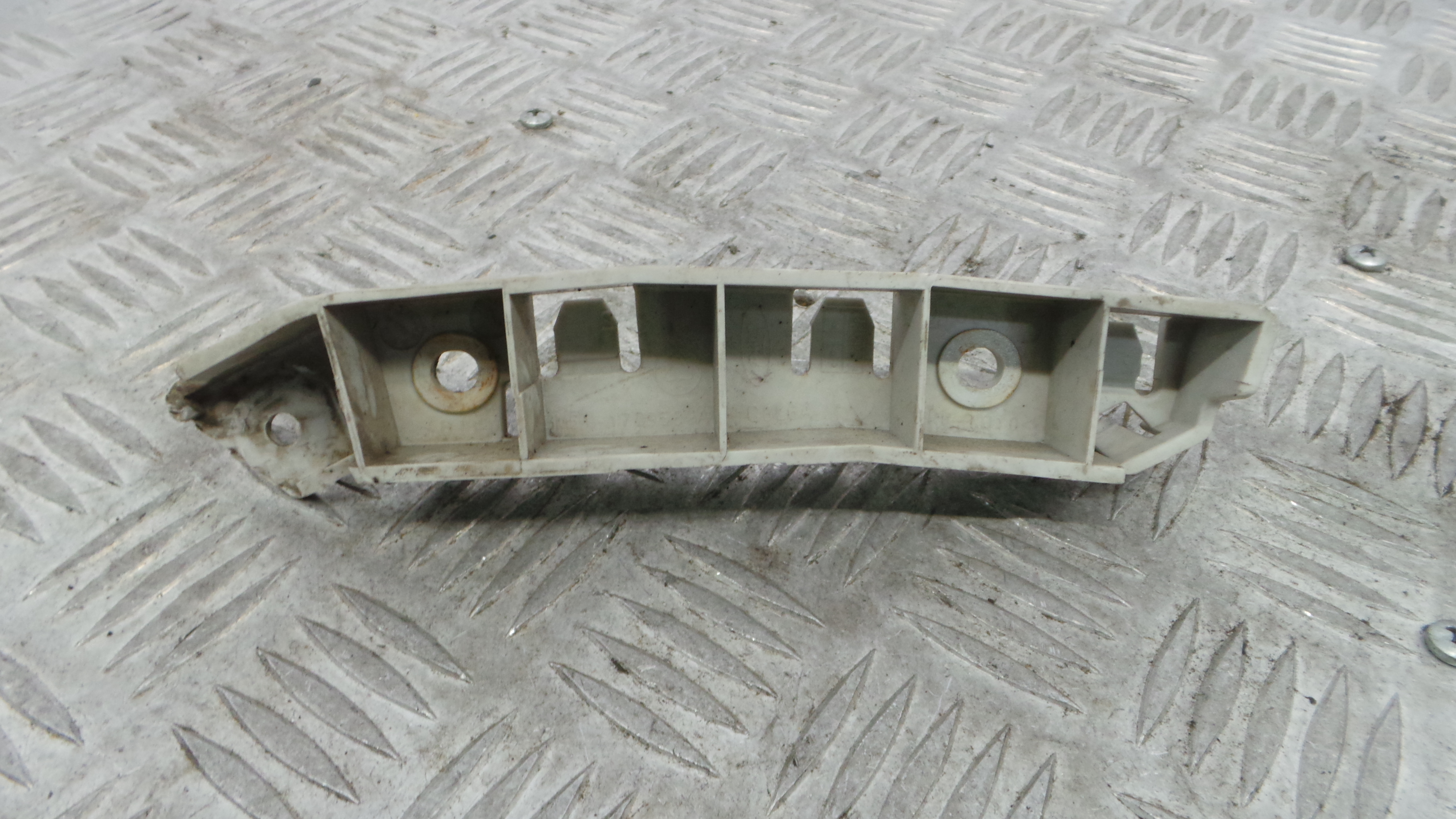 Suporte do Para Choques BM51-17D958-A - FORD FOCUS III Turnier-36676260