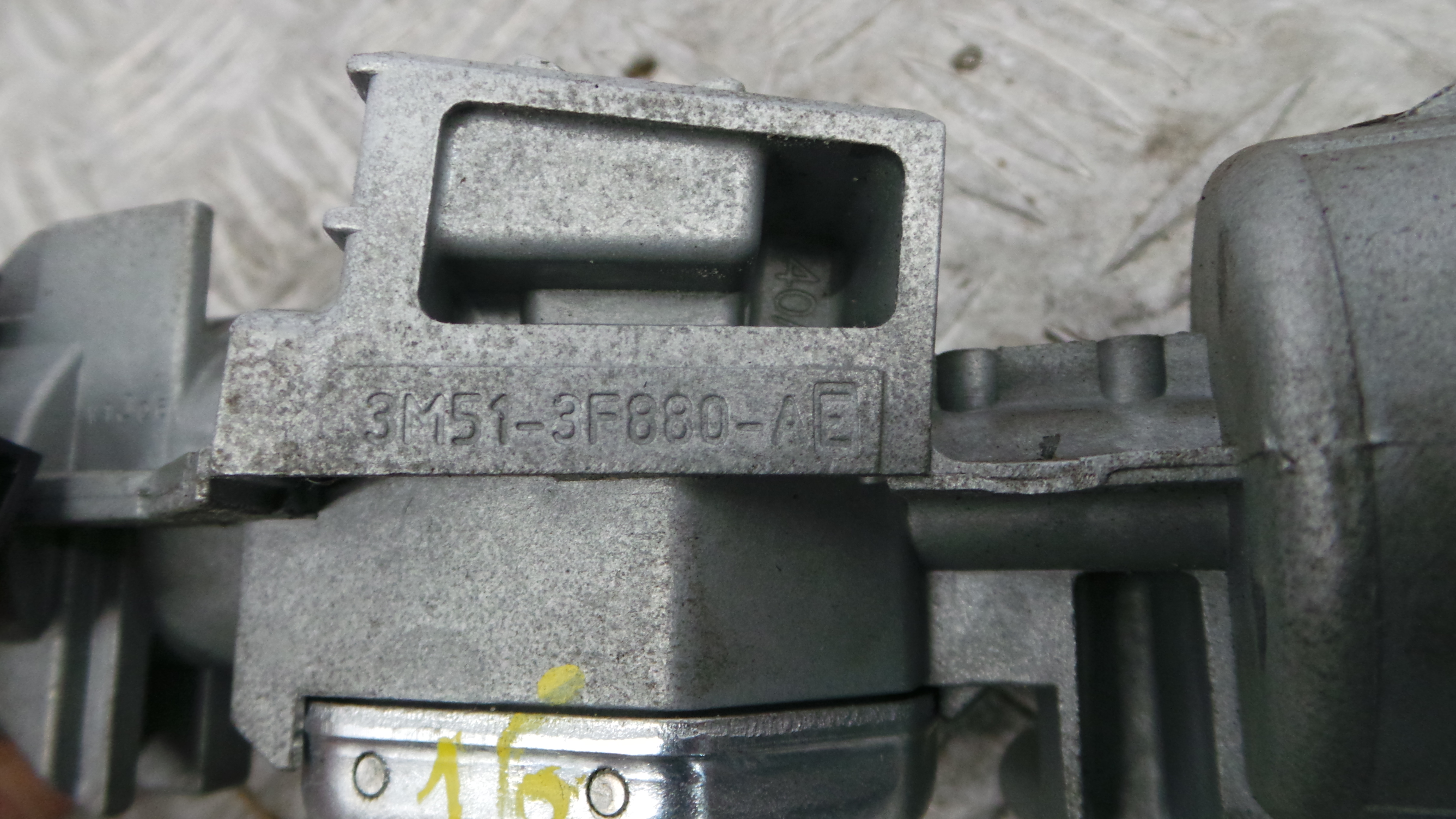 Canhão de ignição 3M51-3F880-AE - FORD FOCUS III Turnier-36676311