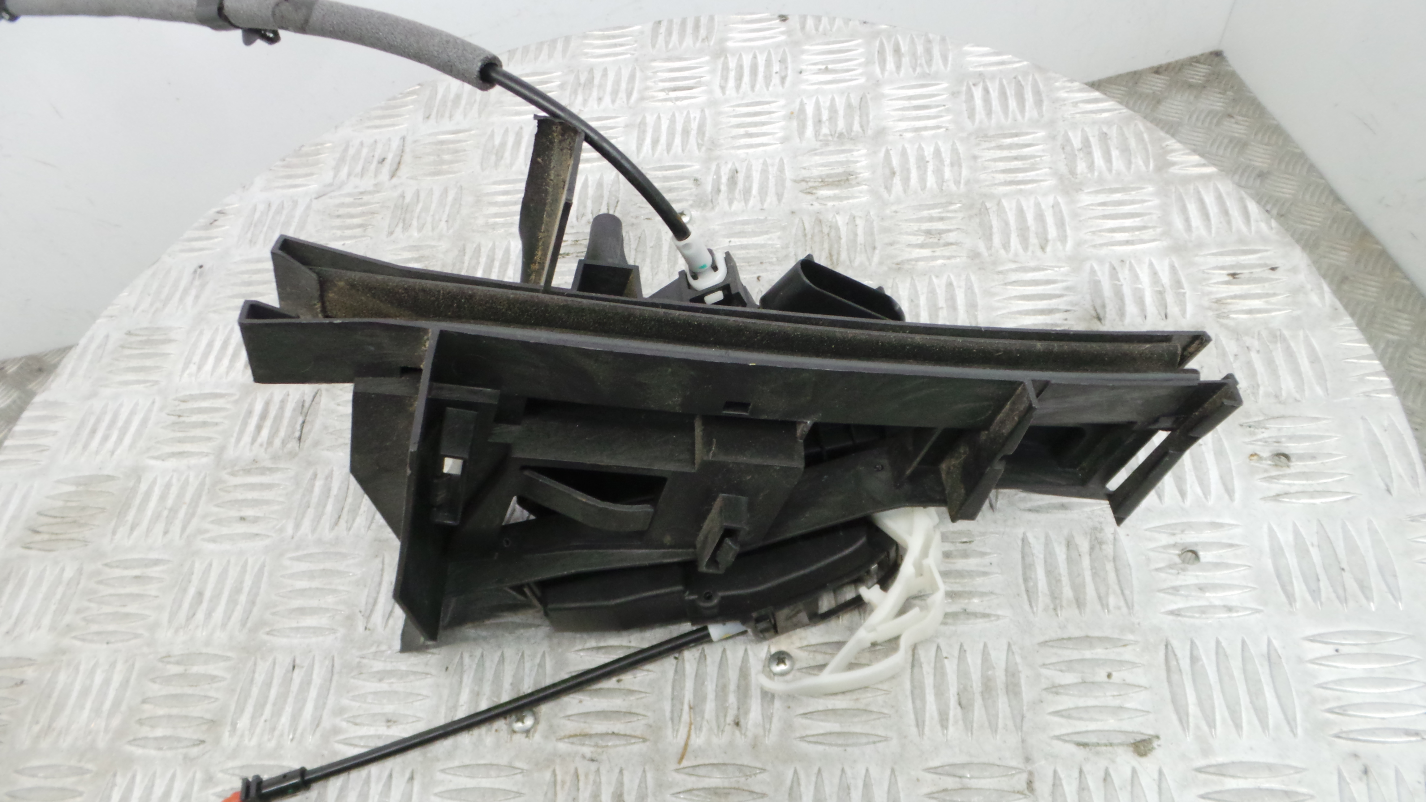 Fecho da Porta Trás Dto BM5A-A26412-AC - FORD FOCUS III Turnier-36676350