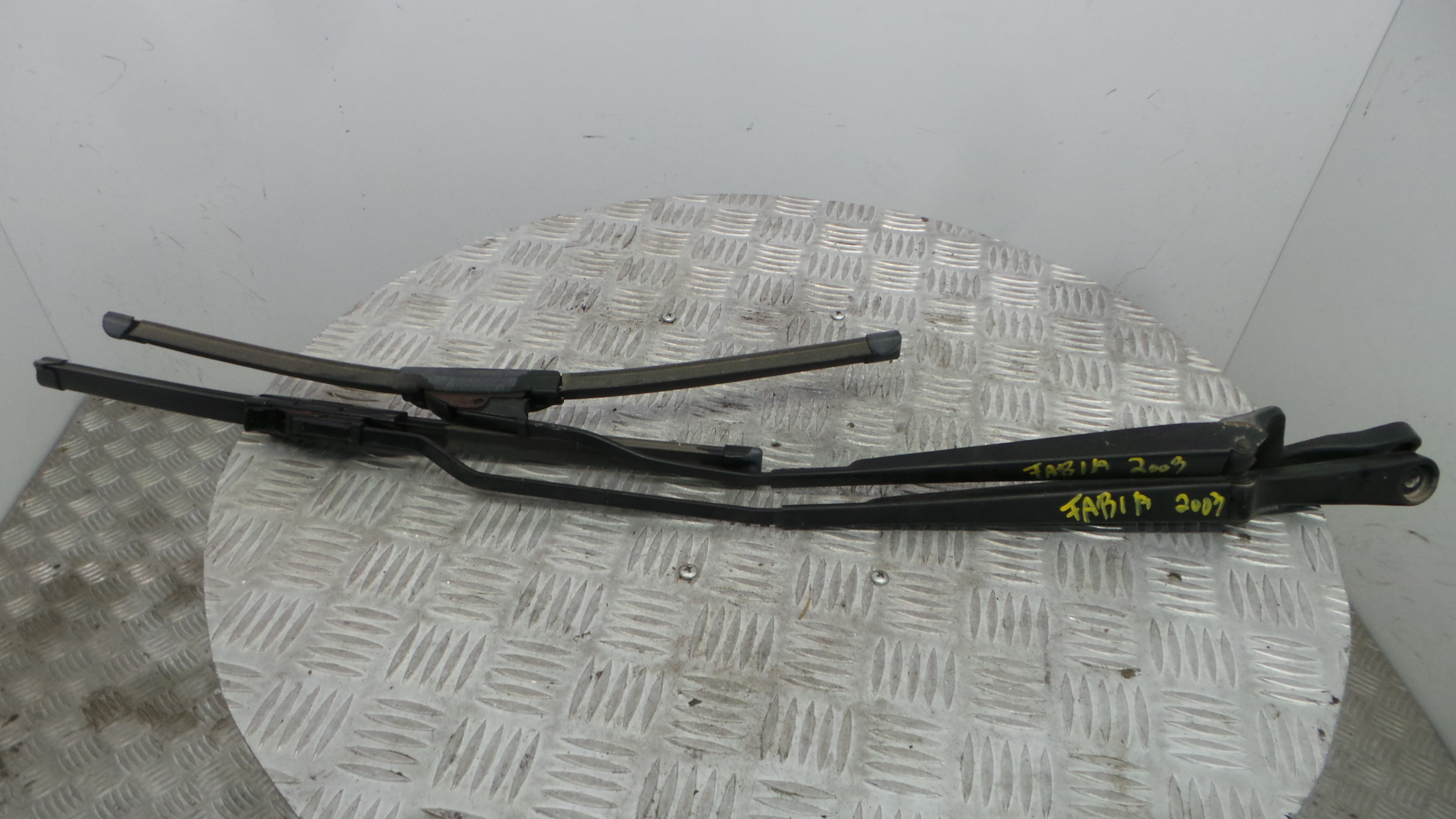 Braço Do Limpa-vidros 6Y1955410 - SKODA FABIA I (6Y2)-36676359 Braço Do Limpa-vidros 6Y1955410 - SKODA FABIA I (6Y2)-36676359