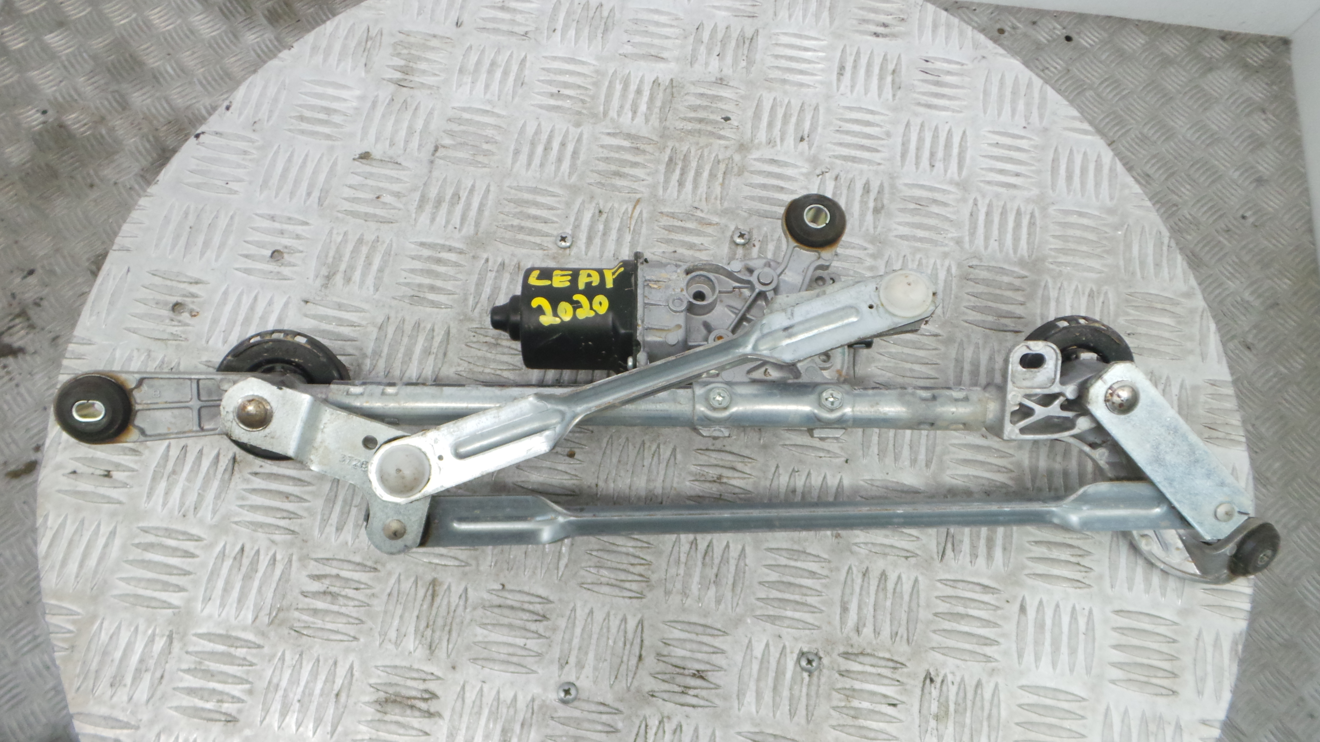 Motor Limpa Vidros Frente 7X27-C118A - NISSAN LEAF (ZE1)-36676363