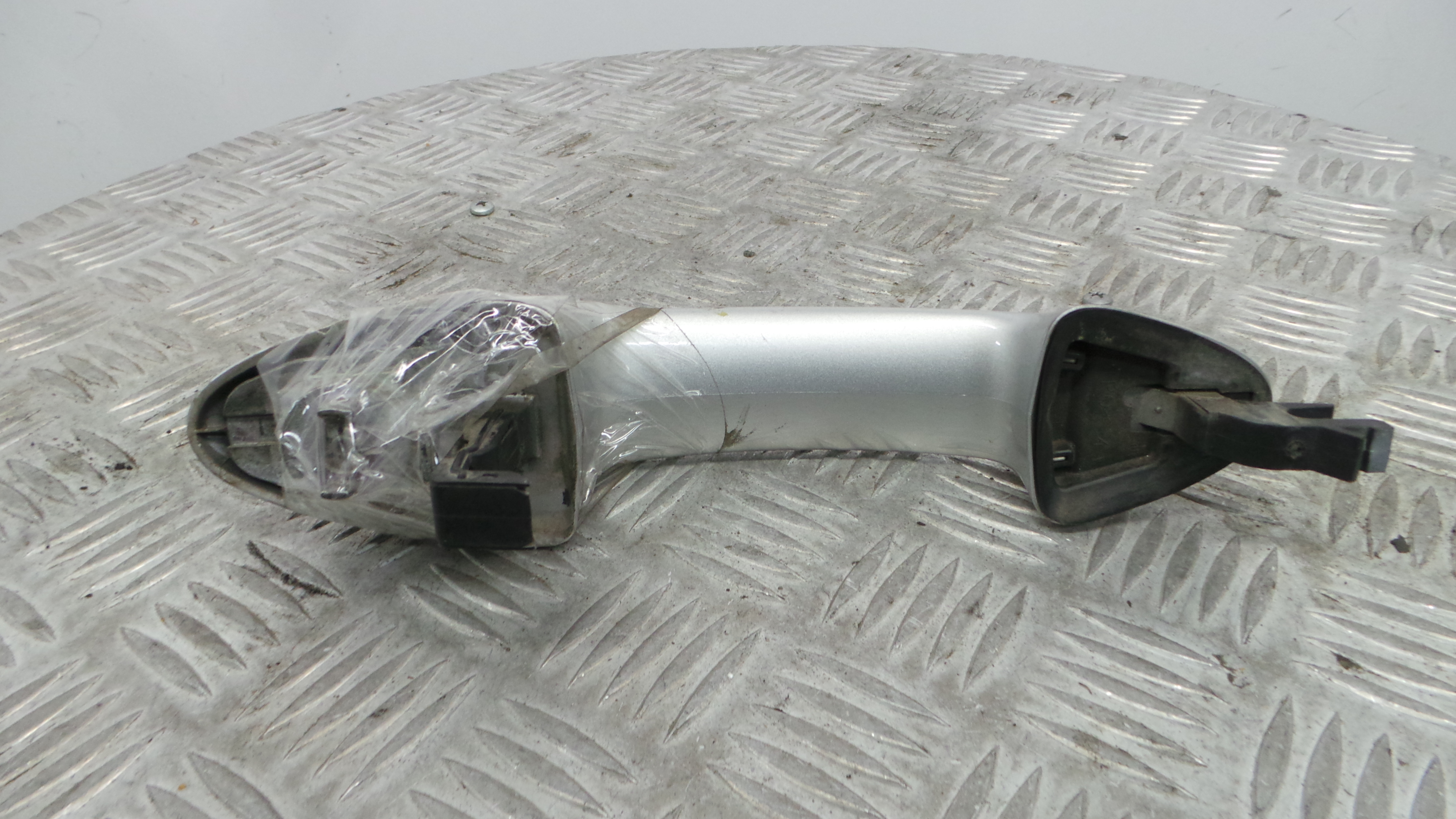 Puxador Exterior Frente Esquerdo 1596773 - FORD FIESTA VI (CB1, CCN)-36676379