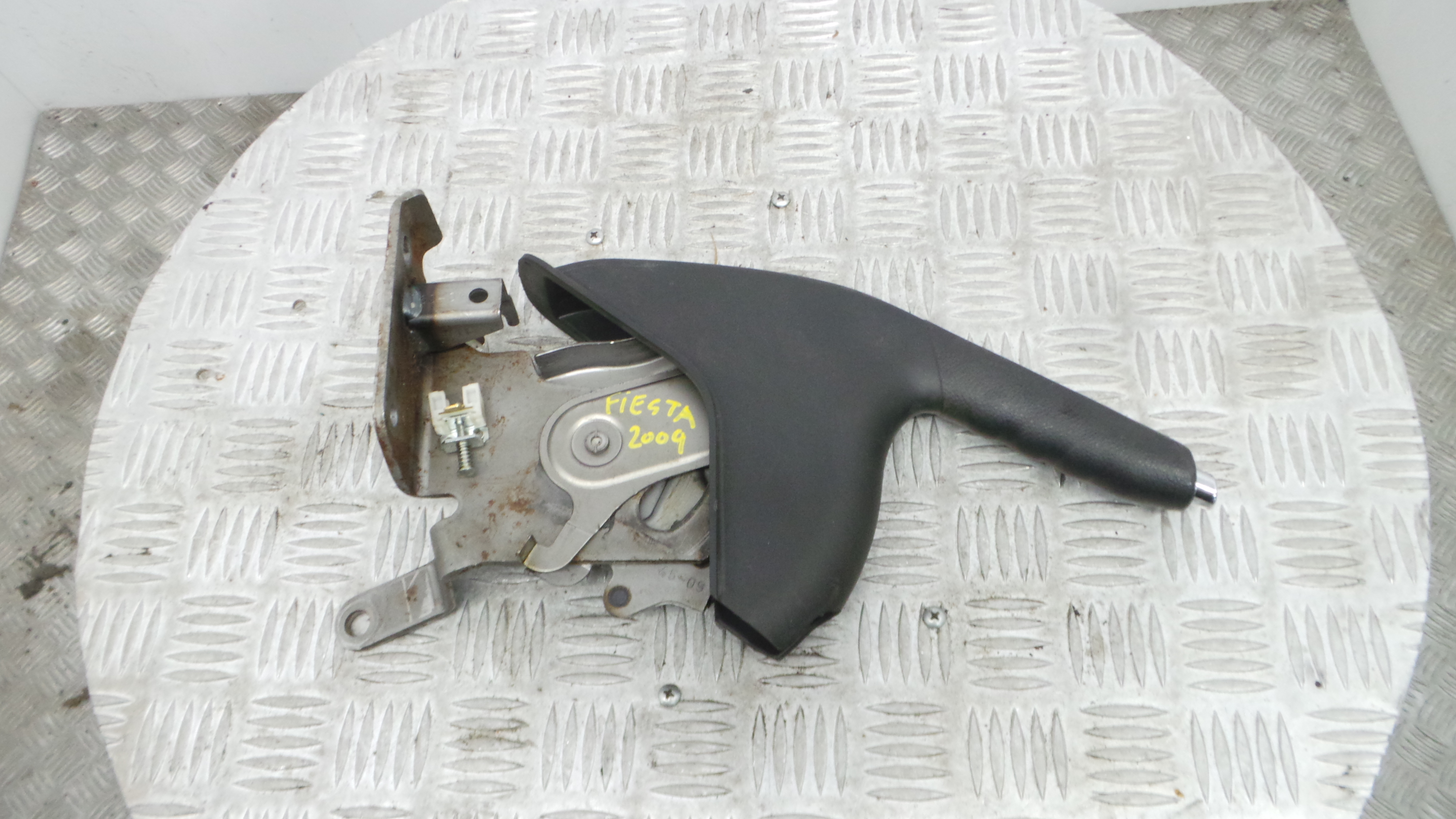 Travão de Mão 8V51-2780-AJW - FORD FIESTA VI (CB1, CCN)-36676592 Travão de Mão 8V51-2780-AJW - FORD FIESTA VI (CB1, CCN)-36676592