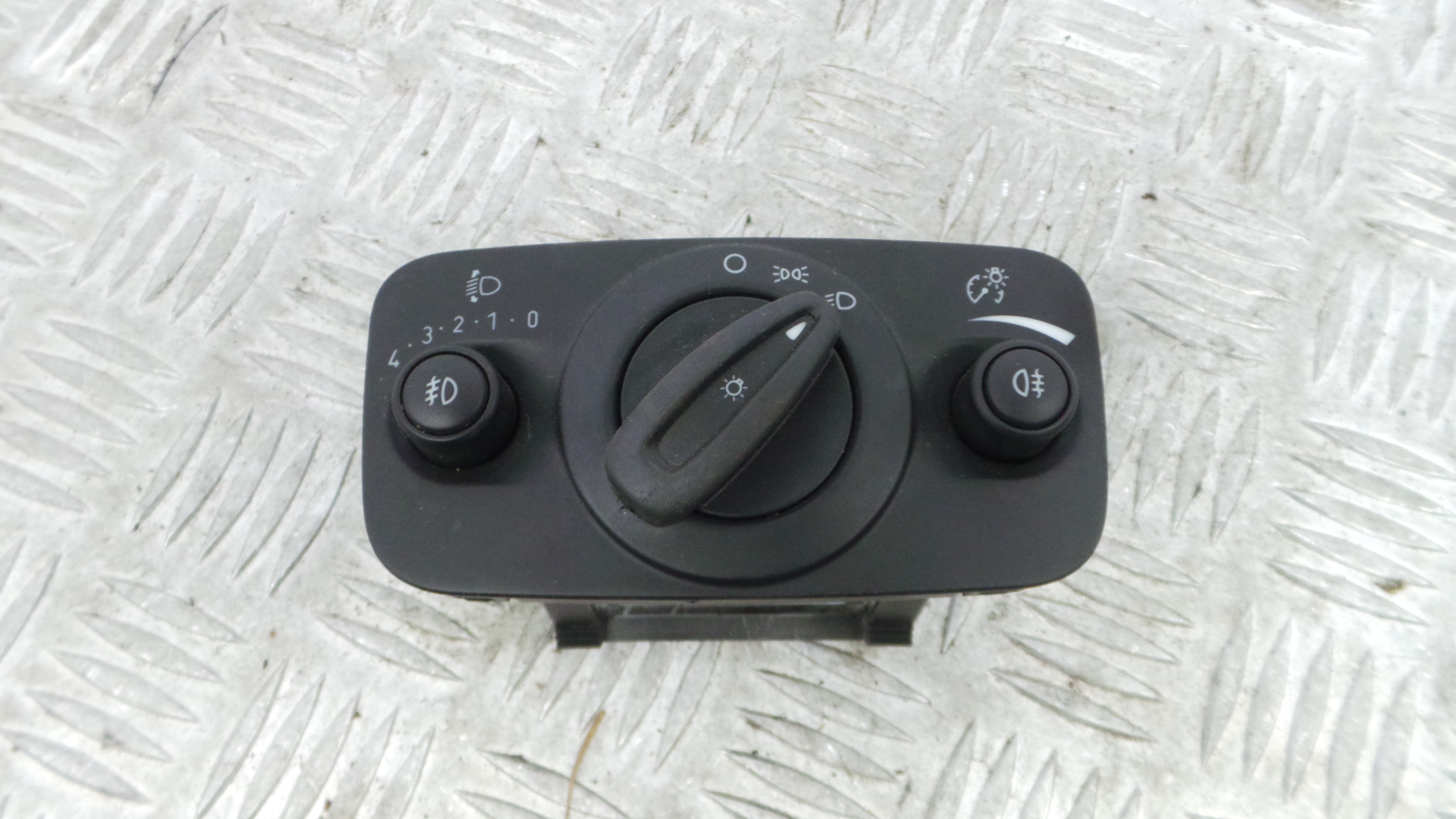 Comando das luzes  C1BT-13A024-CB - FORD FIESTA VI (CB1, CCN)-36676617