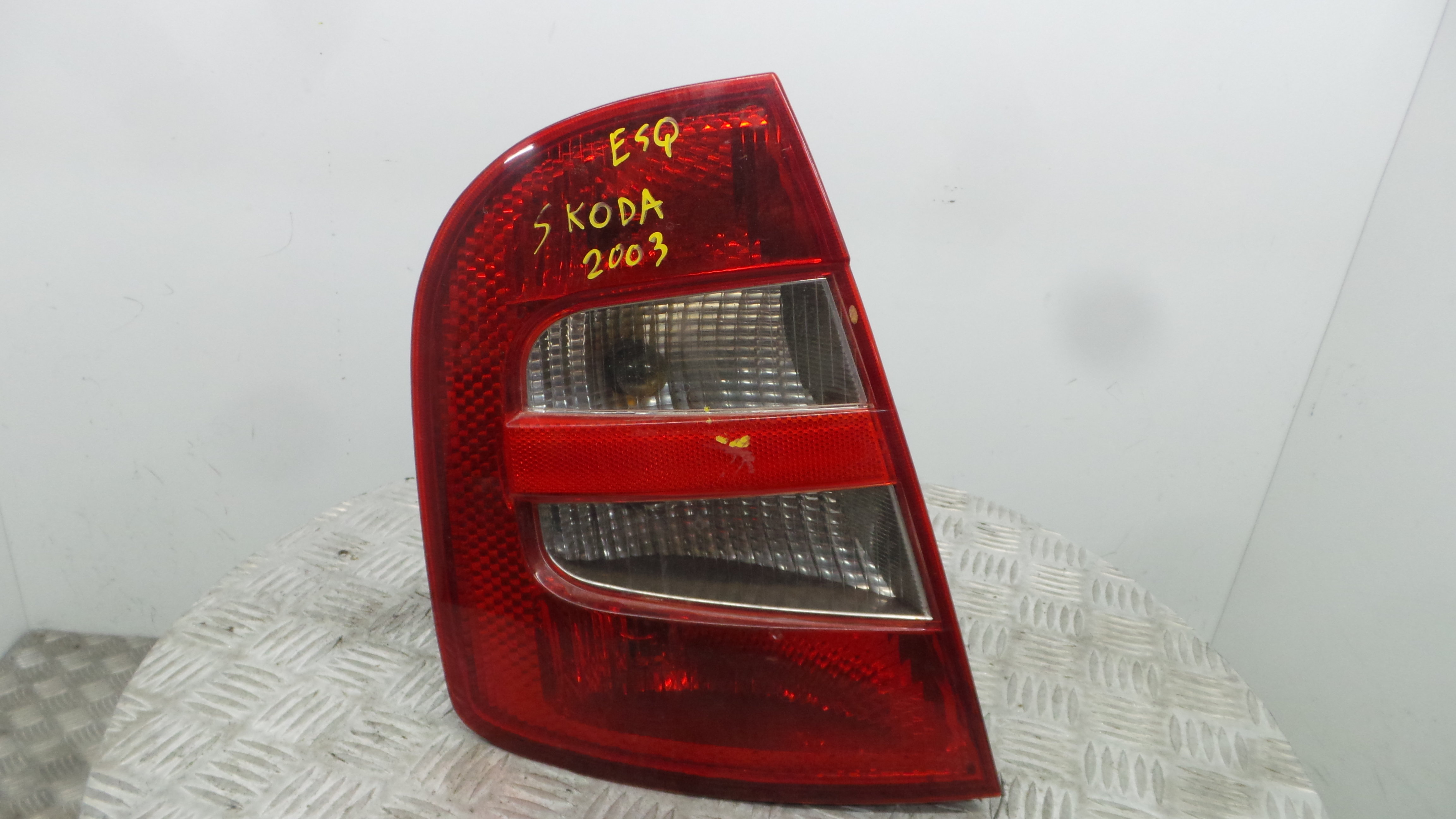 Farolim Stop Esq 6Y6945095 - SKODA FABIA I (6Y2)-36677106 Farolim Stop Esq 6Y6945095 - SKODA FABIA I (6Y2)-36677106