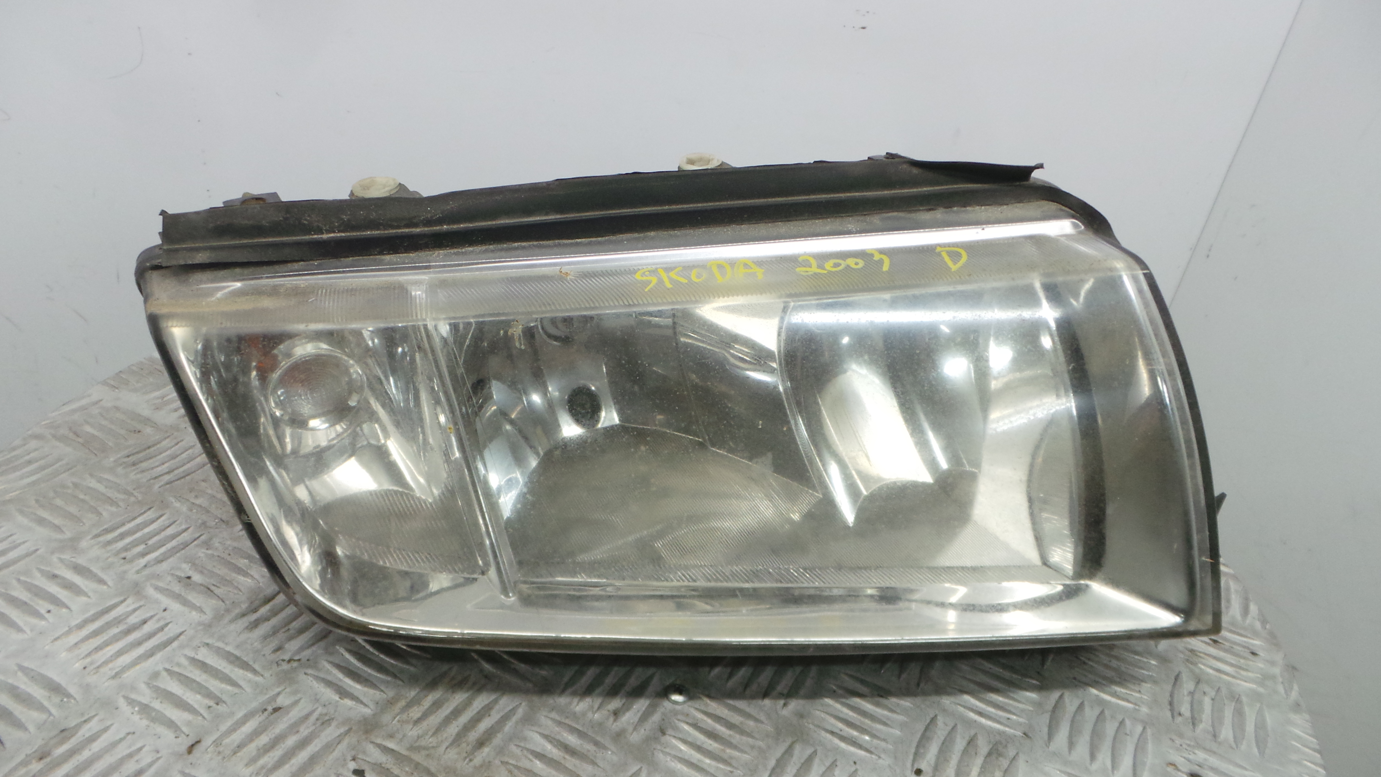 Ótica Dto 08-665-1105R-M - SKODA FABIA I (6Y2)-36677109 Ótica Dto 08-665-1105R-M - SKODA FABIA I (6Y2)-36677109