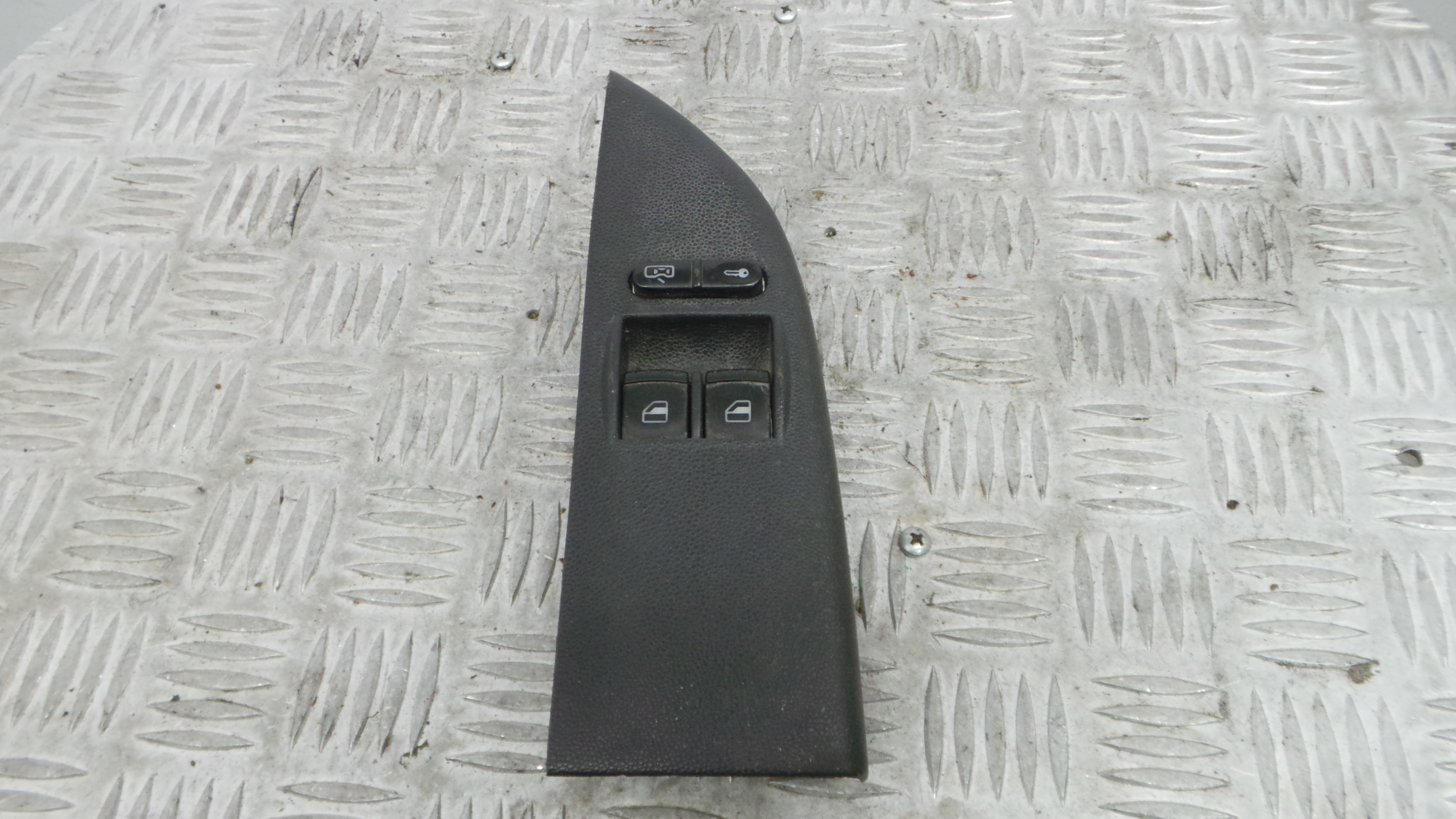 Interruptor / Comando Elevador Vidro Frente Esq  1J3959857A - SKODA FABIA I (6Y2)-36679455