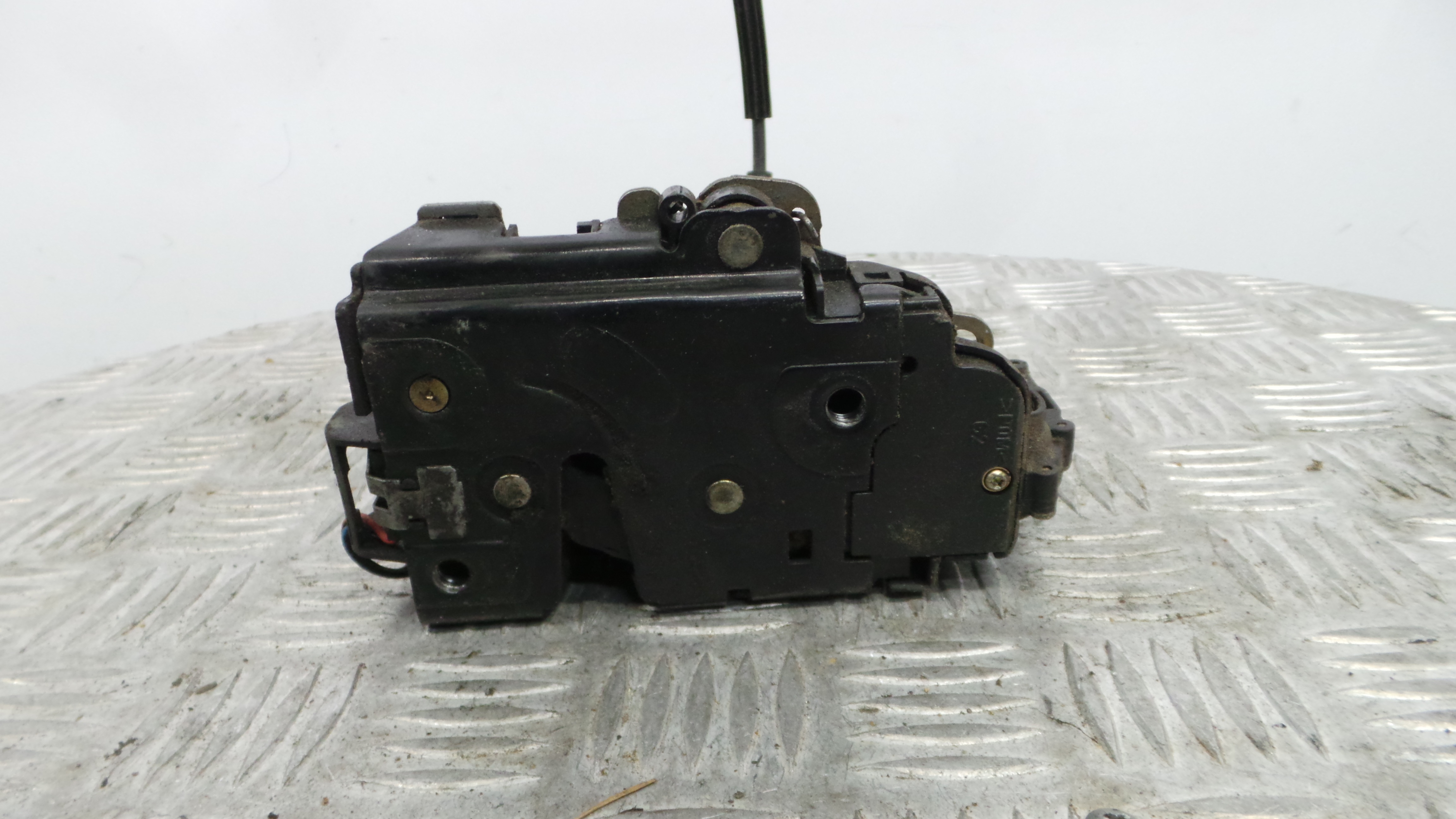 Fecho da Porta Frente Esq 3B1837015AM - SKODA FABIA I (6Y2)-36679475