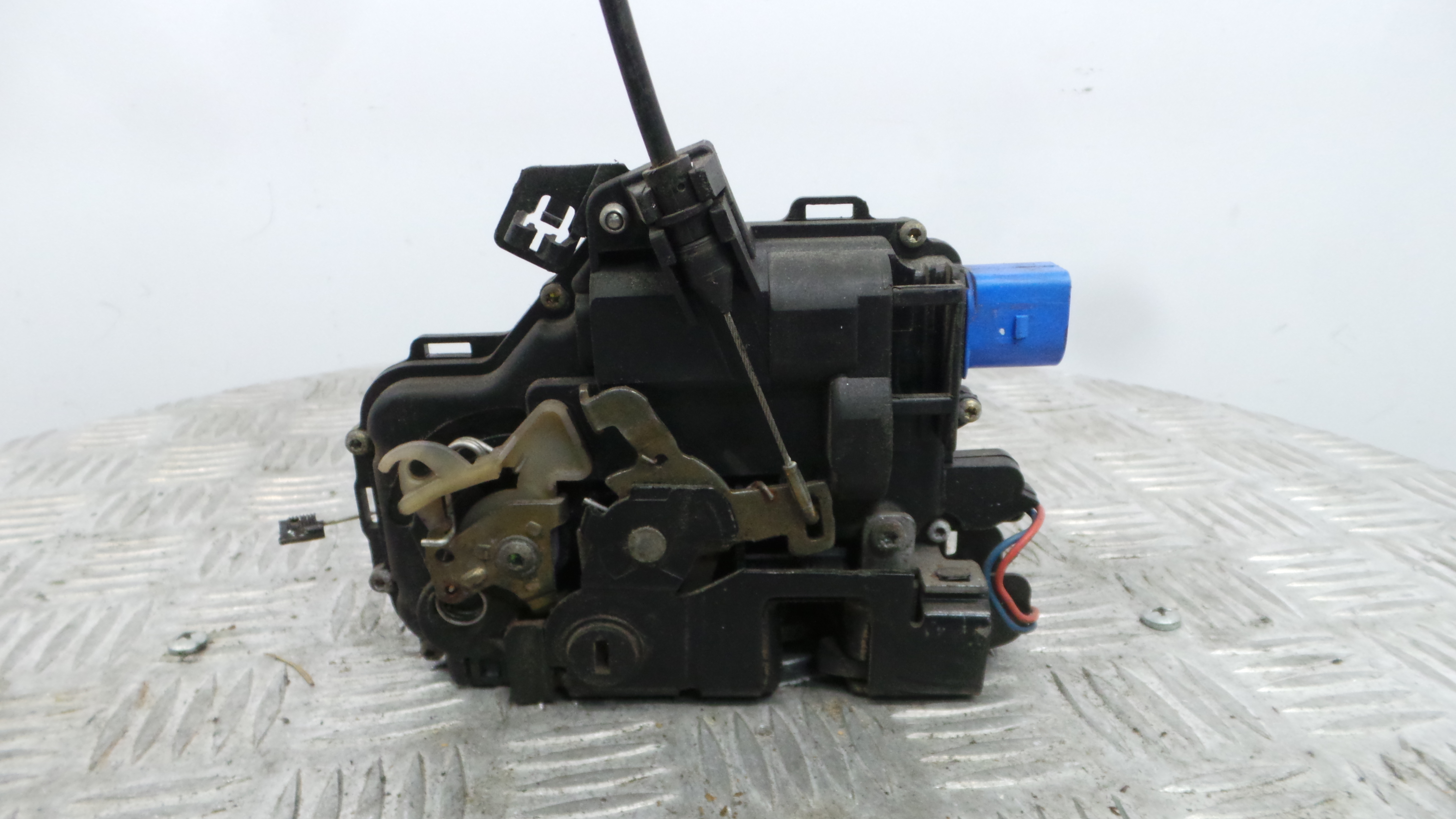 Fecho da Porta Trás Esq 3B4839015AG - SKODA FABIA I (6Y2)-36679482