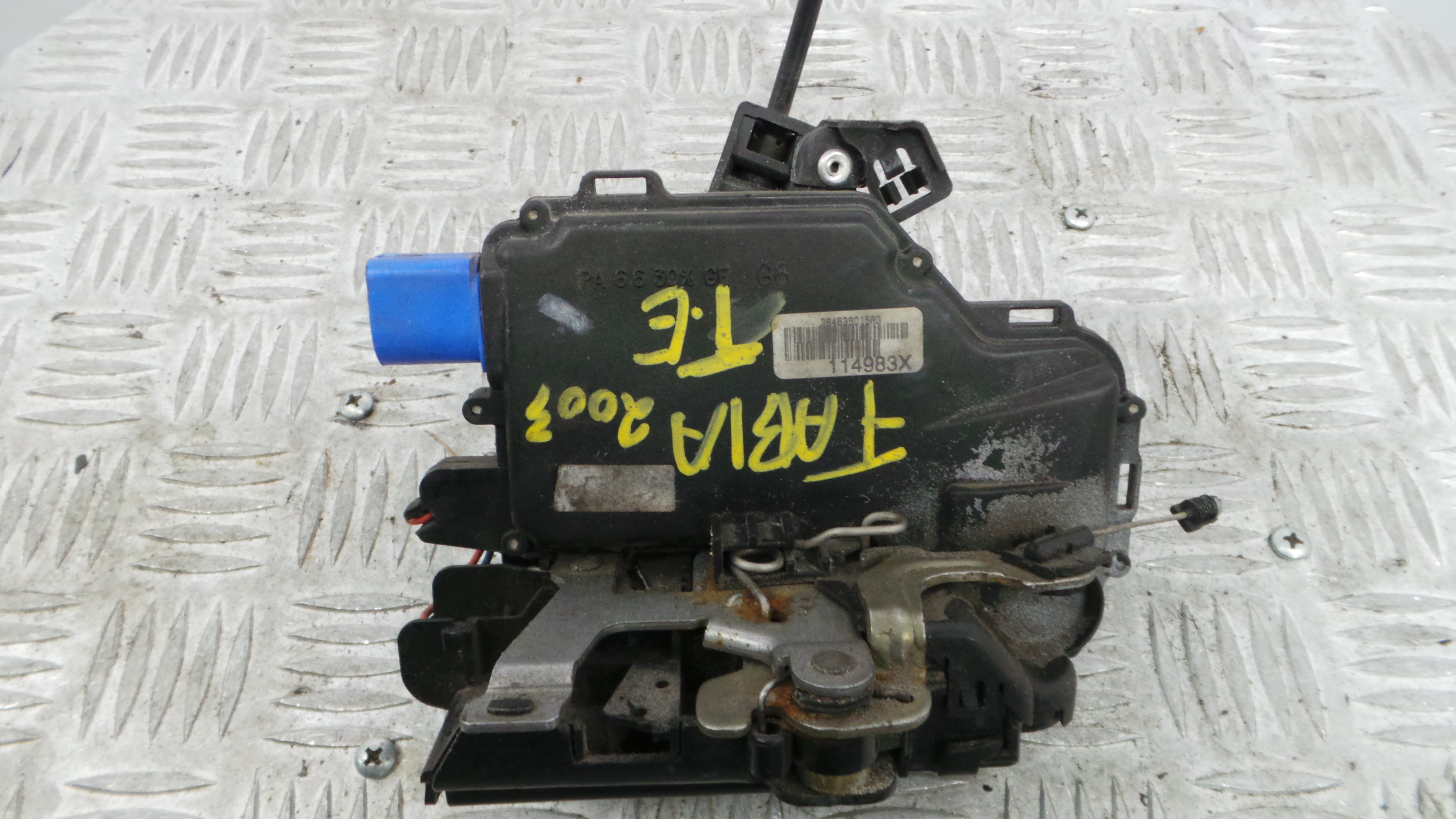 Fecho da Porta Trás Esq 3B4839015AG - SKODA FABIA I (6Y2)-36679482