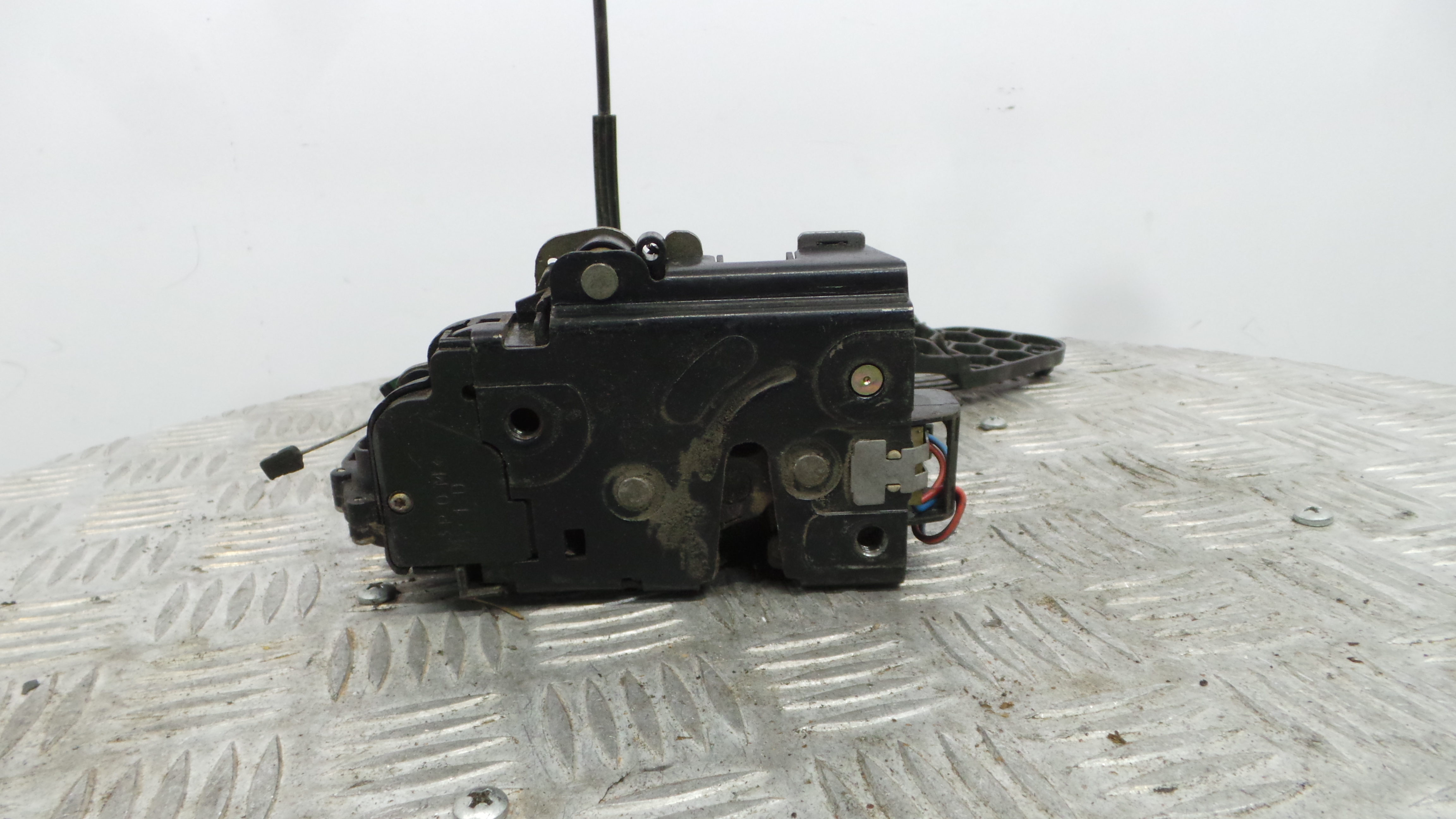 Fecho da Porta Trás Dto 3B4839016AG - SKODA FABIA I (6Y2)-36679486 Fecho da Porta Trás Dto 3B4839016AG - SKODA FABIA I (6Y2)-36679486