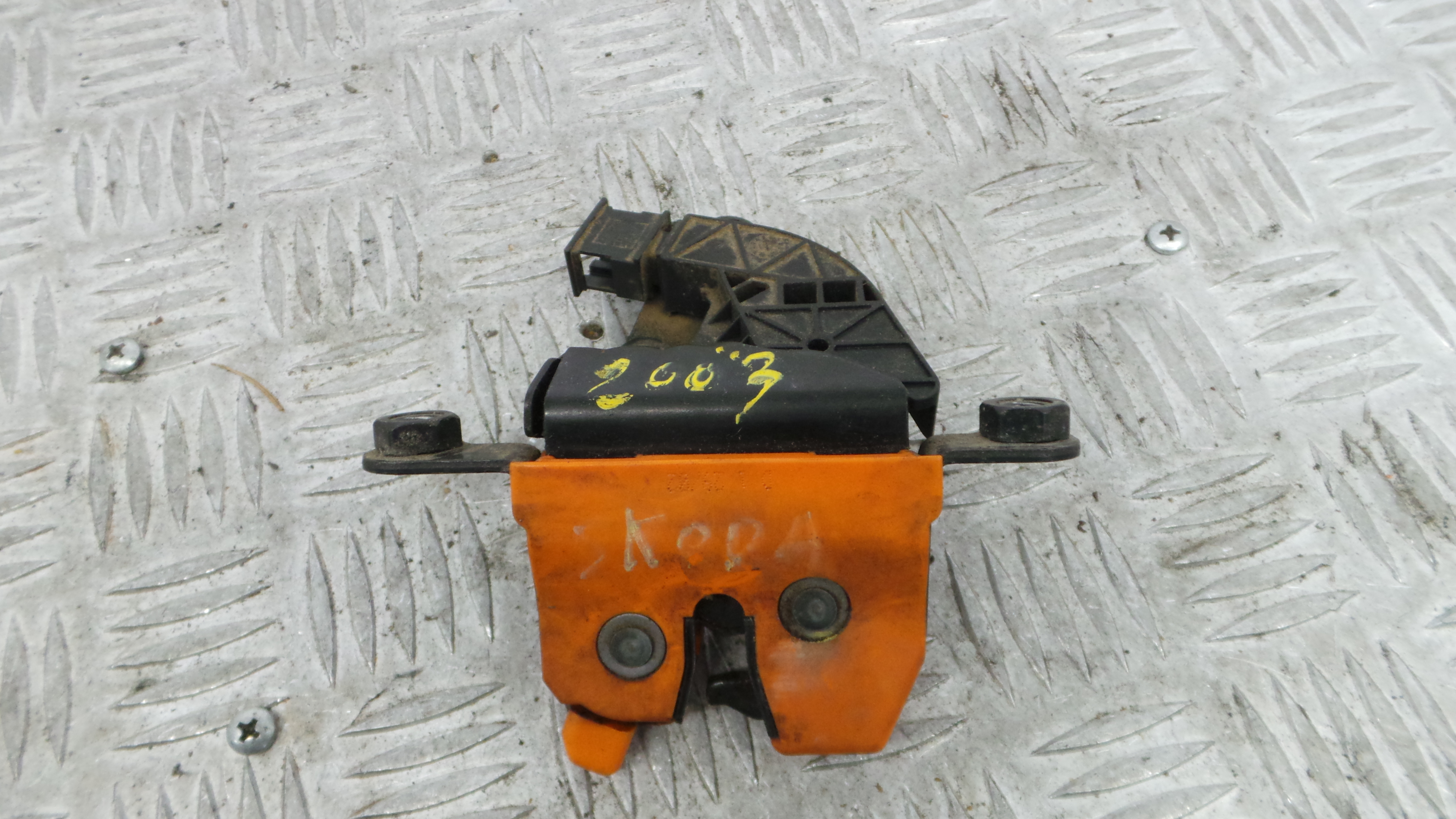 Fecho Mala  6Y0827501H - SKODA FABIA I (6Y2)-36679490 Fecho Mala  6Y0827501H - SKODA FABIA I (6Y2)-36679490