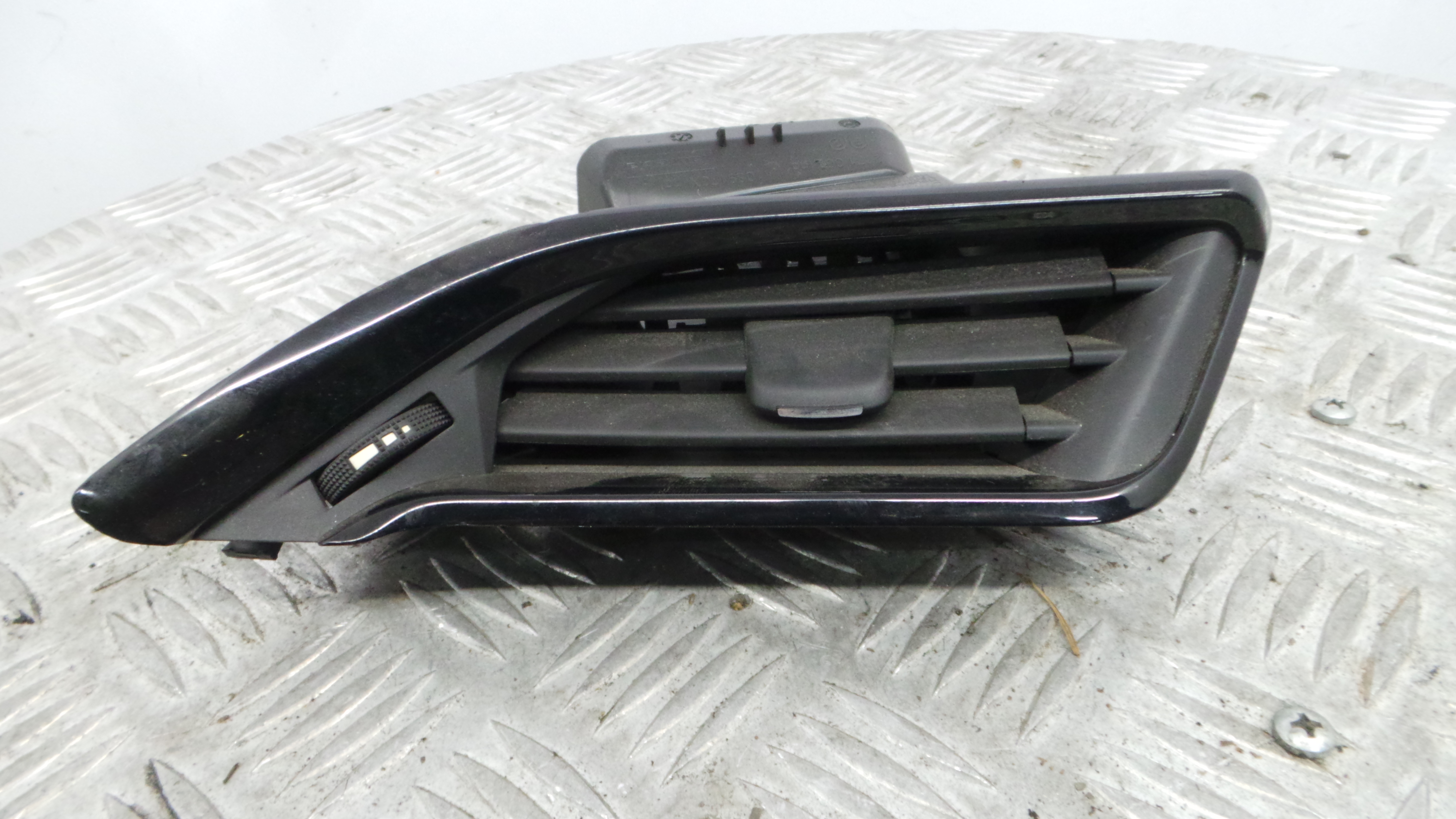 Grelha da Sofagem 9673131677 - PEUGEOT 208 I (CA_, CC_)-36681122 Grelha da Sofagem 9673131677 - PEUGEOT 208 I (CA_, CC_)-36681122