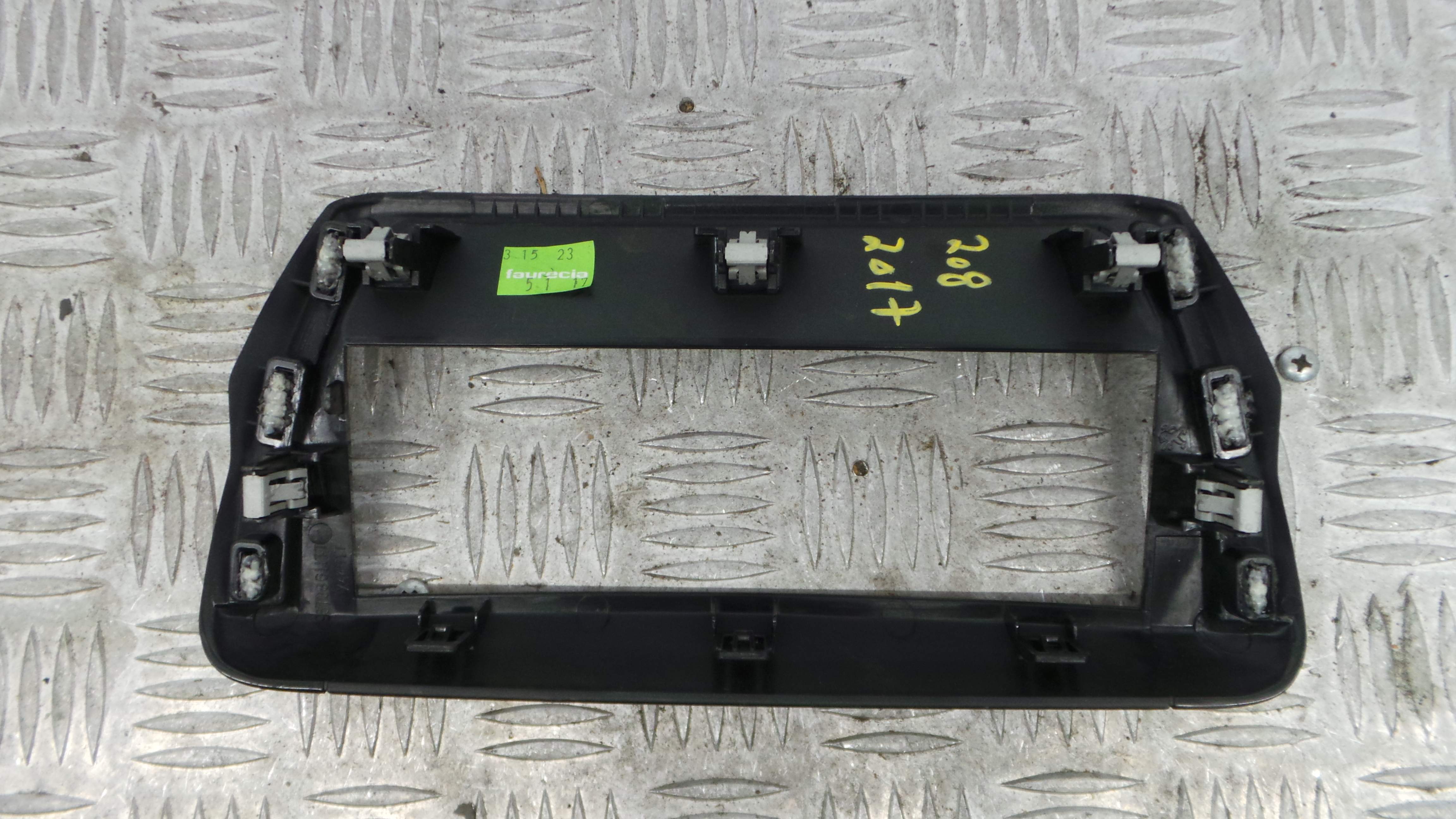 Aro Consola Central 9673861177 - PEUGEOT 208 I (CA_, CC_)-36681165