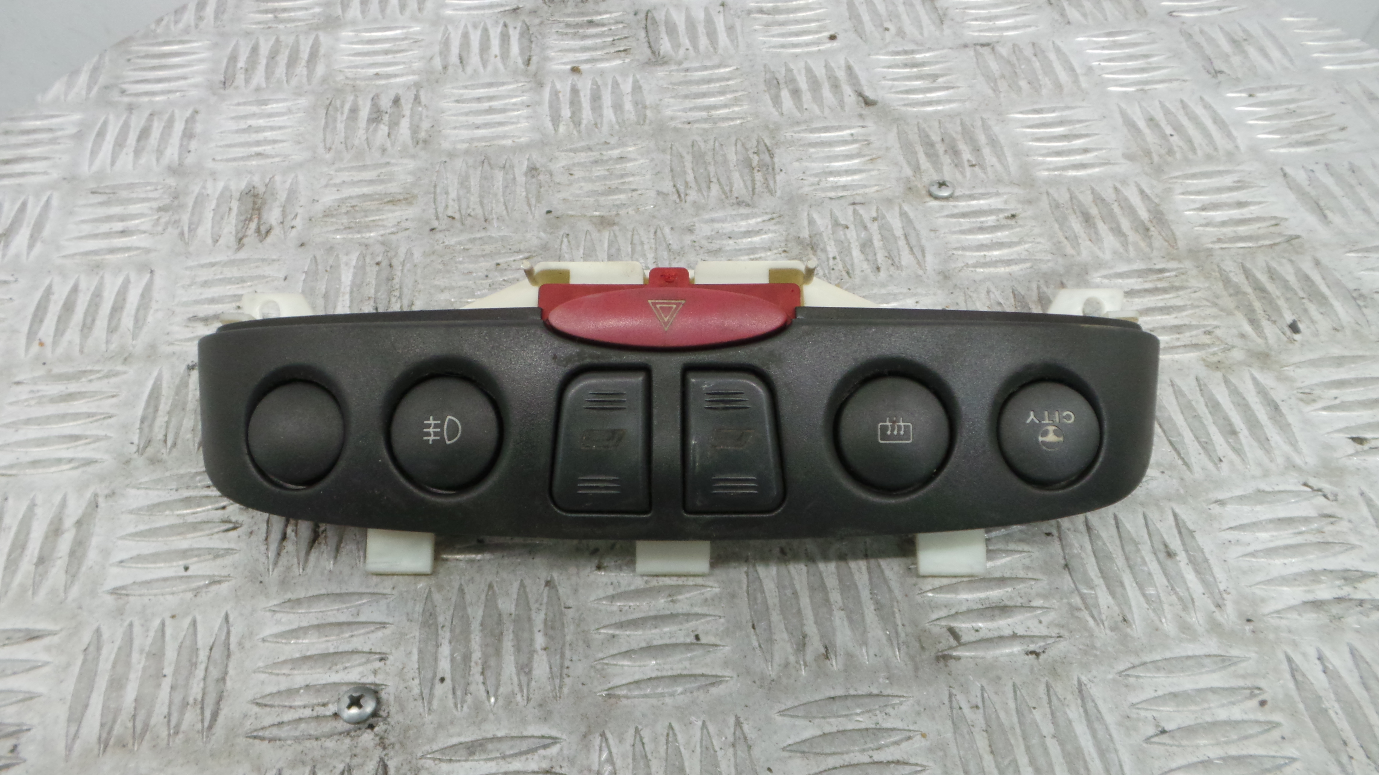 warning 4 piscas 735268020 - FIAT PUNTO (188_)-36681192 warning 4 piscas 735268020 - FIAT PUNTO (188_)-36681192